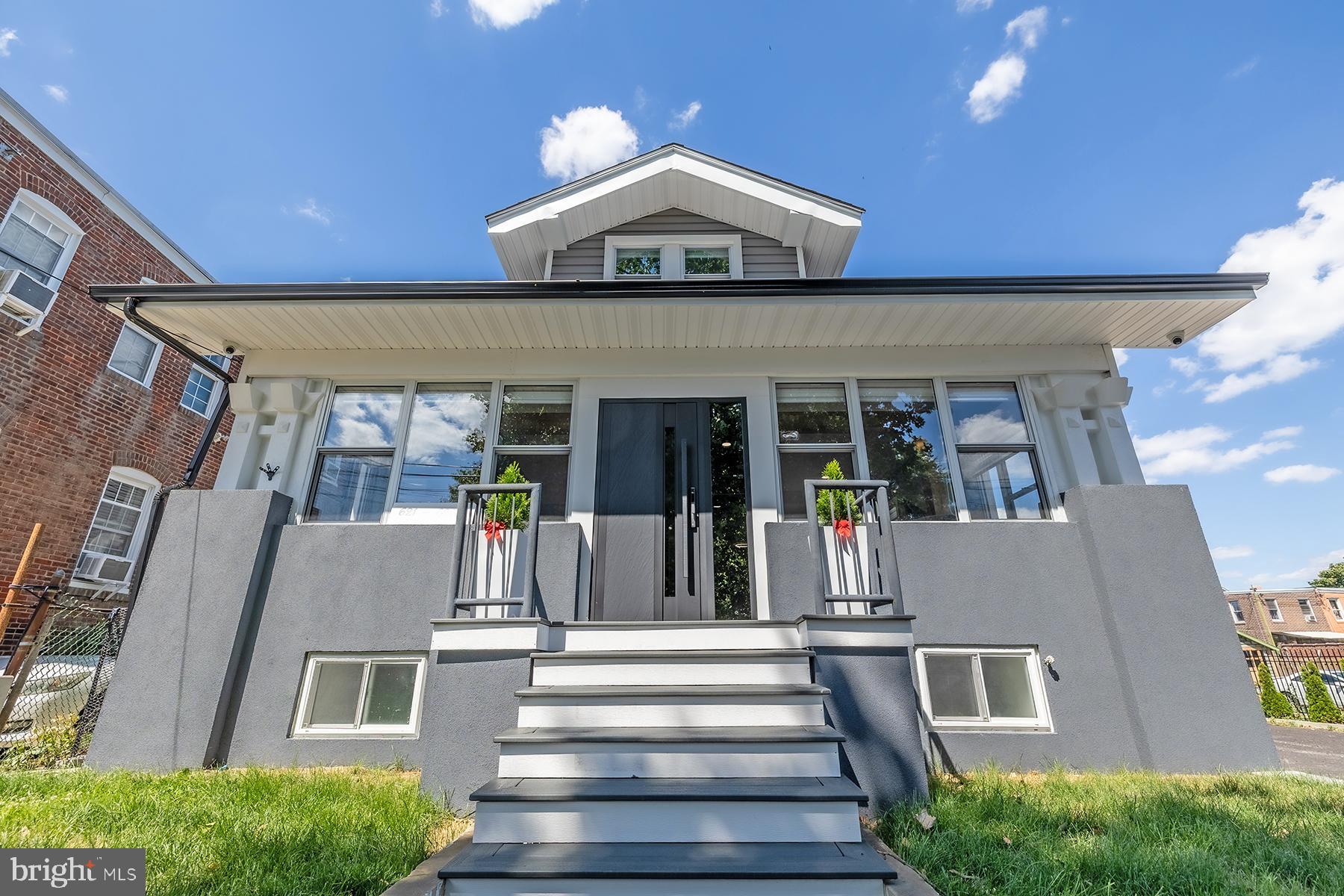 LAWNDALE - Residential