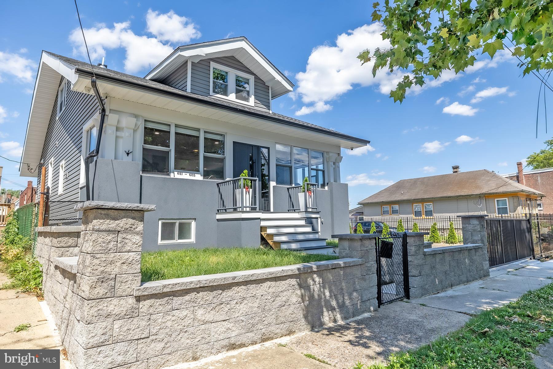 LAWNDALE - Residential