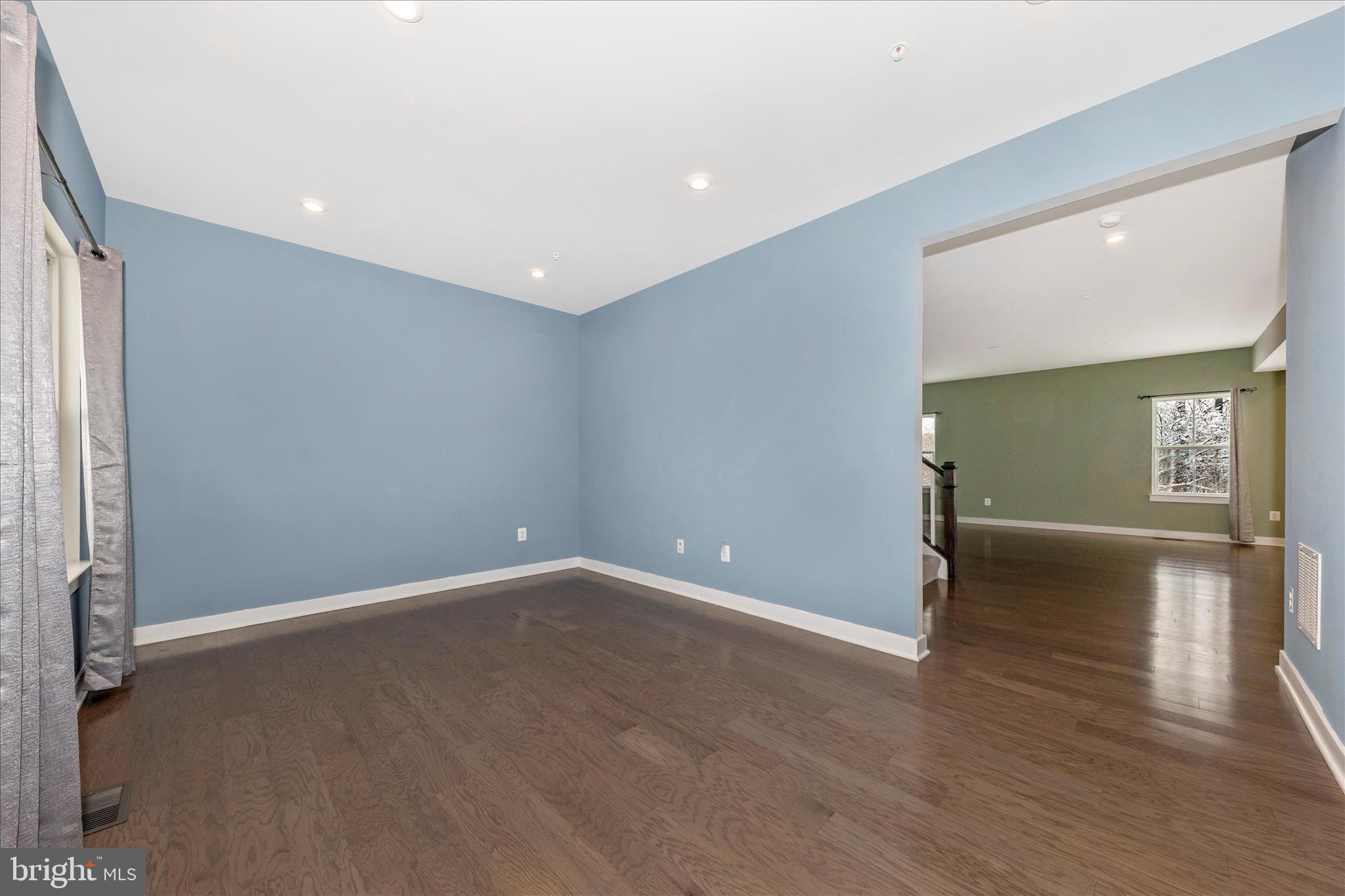 WOODBOURNE MANOR - Residential