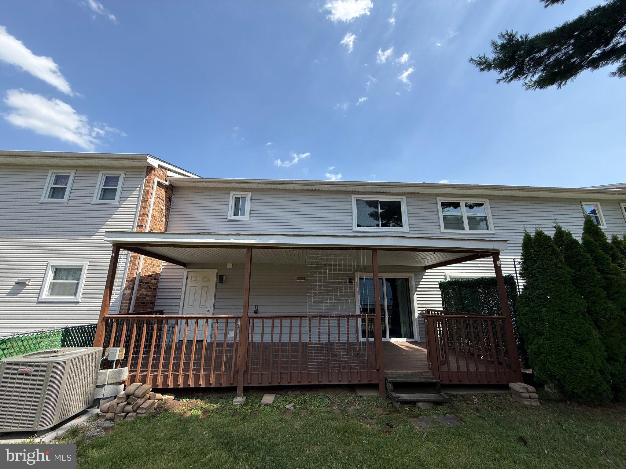 COUNTY DOWNE - Residential