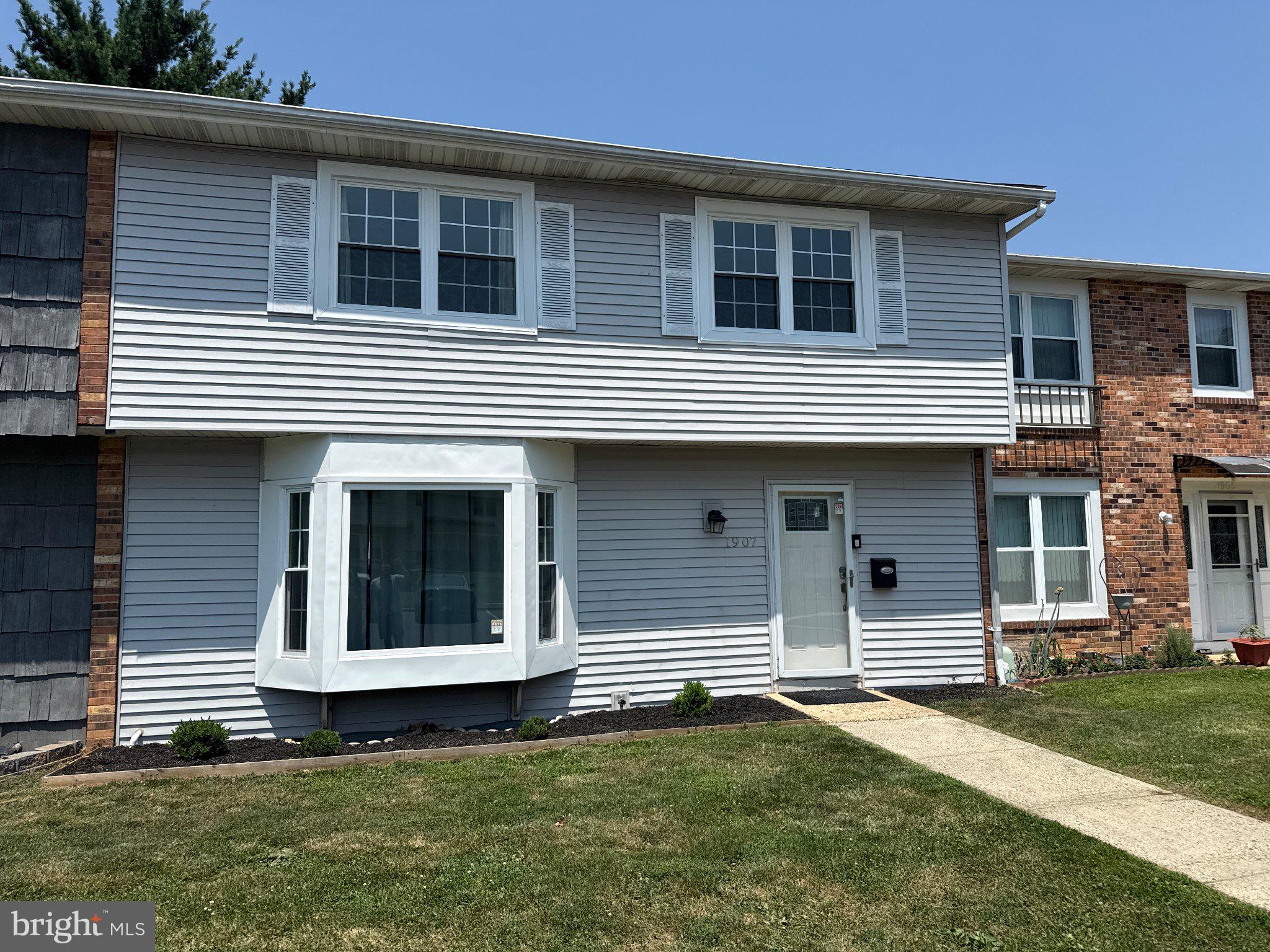 COUNTY DOWNE - Residential