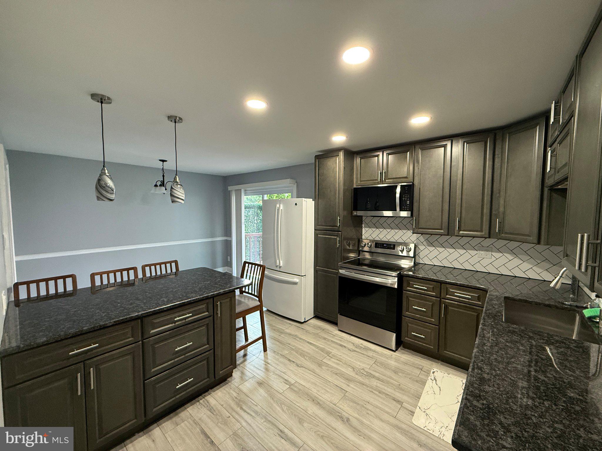 COUNTY DOWNE - Residential