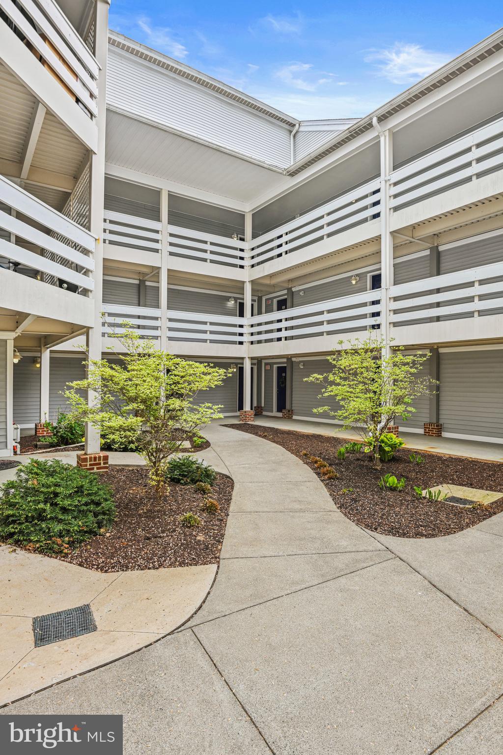 FOUR WINDS AT OAKTON - Residential