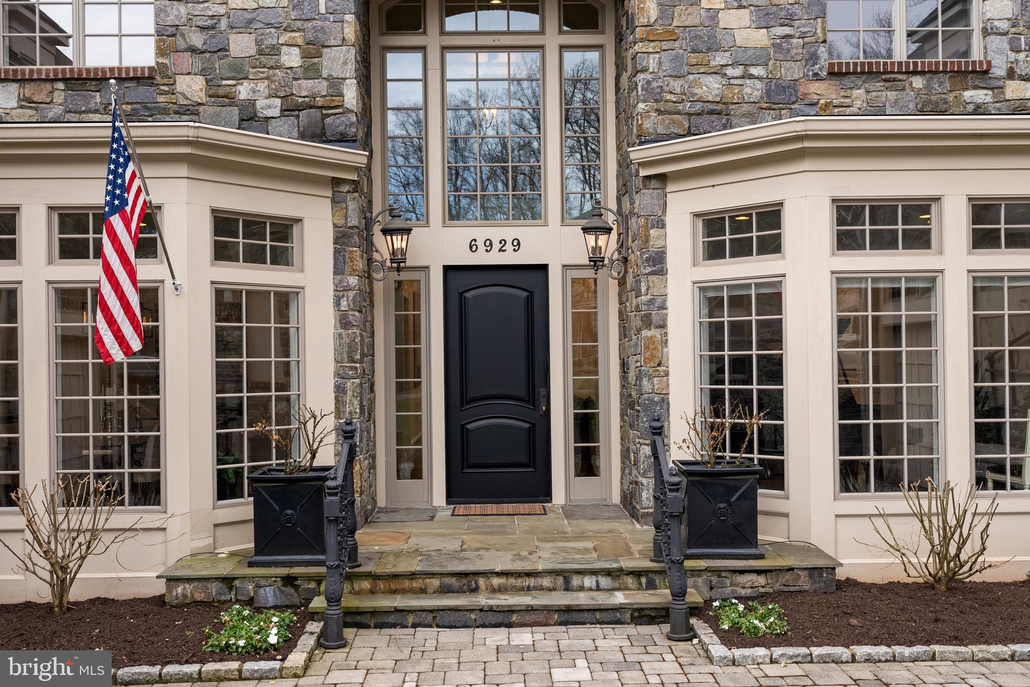 RIVER OAKS - Residential