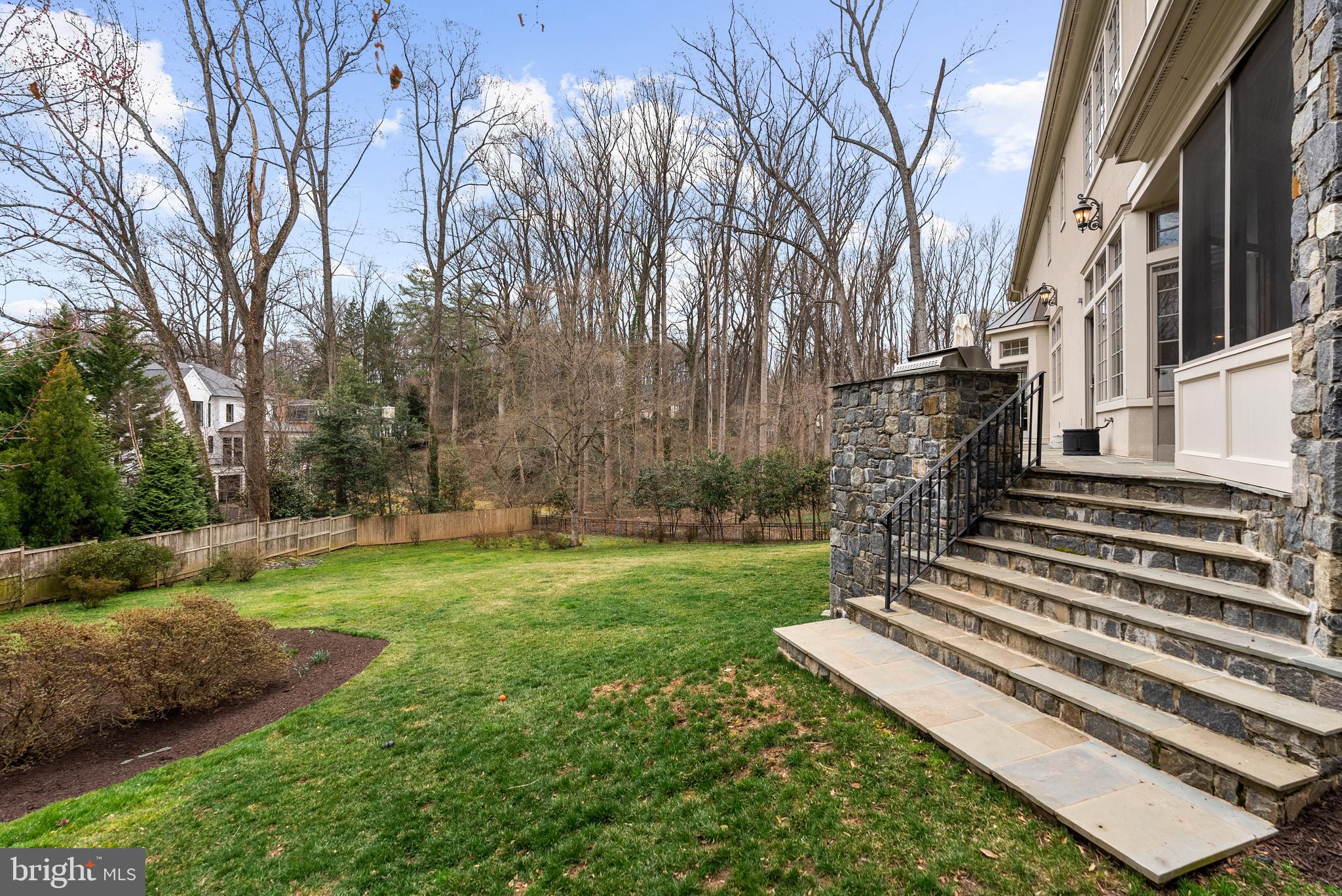 RIVER OAKS - Residential
