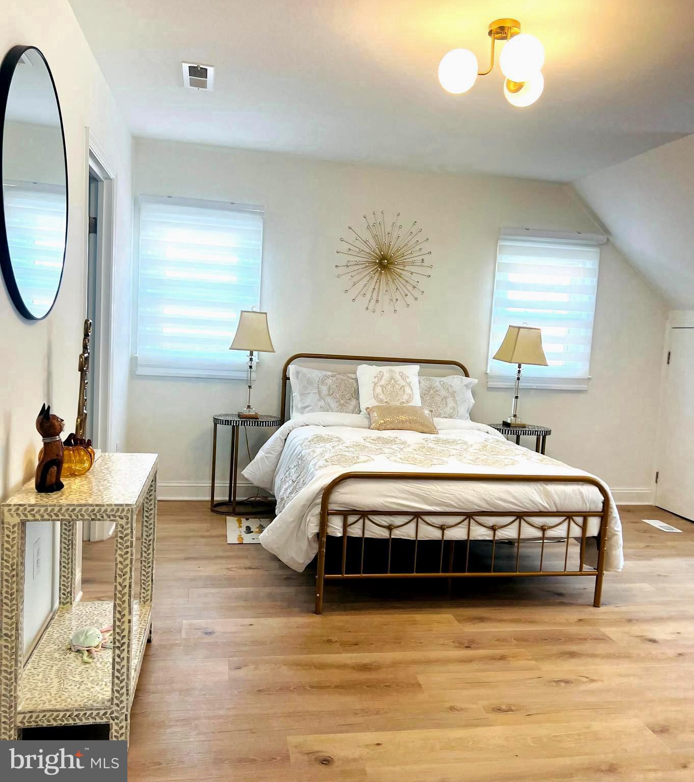 WOODSIDE - Residential