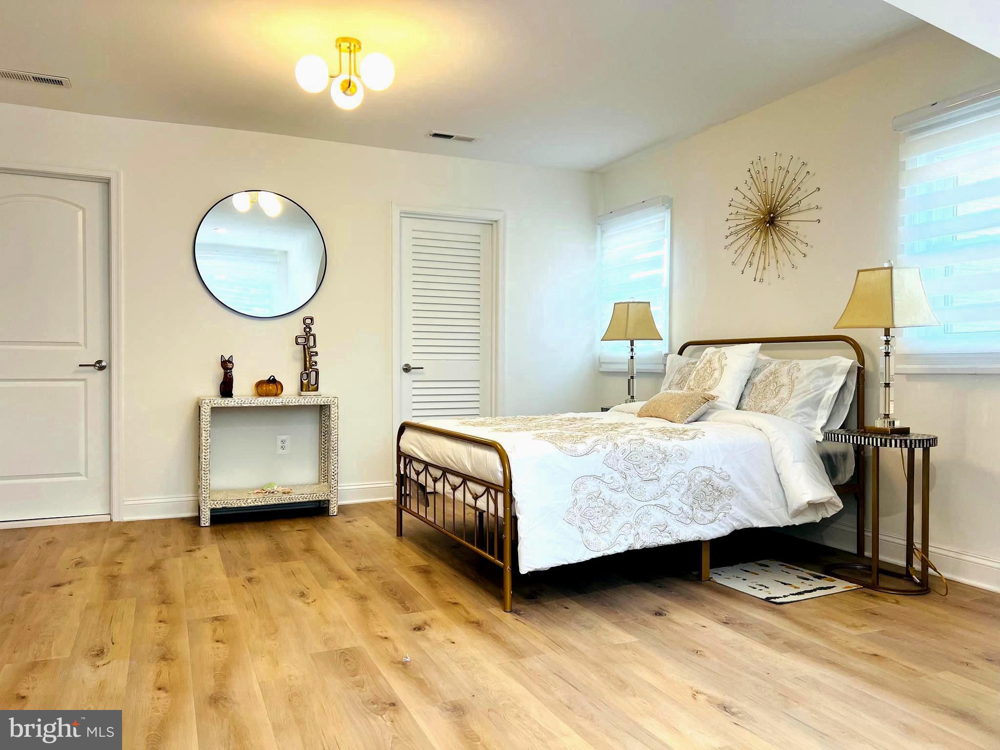 WOODSIDE - Residential
