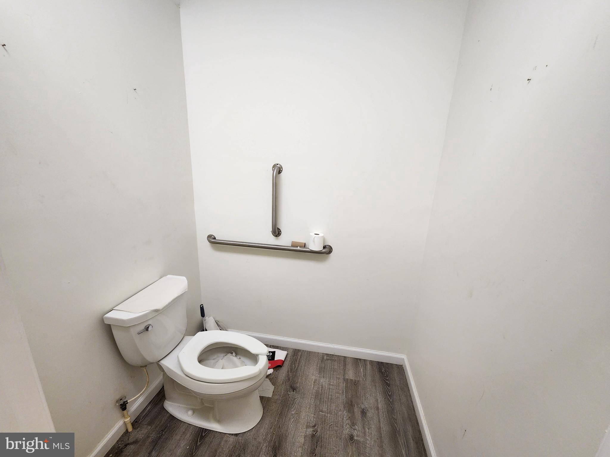 SANDTOWN-WINCHESTER - Commercial Sale