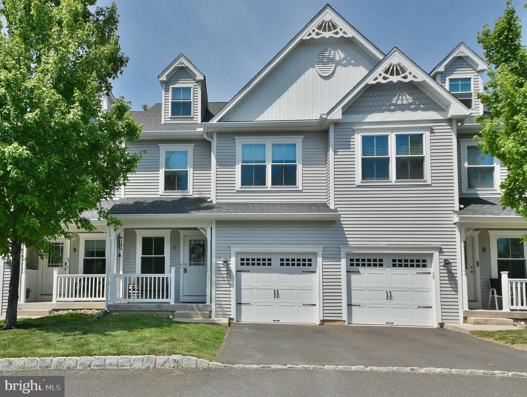 TOWNHOUSES AT CROOKED BILLET - Residential