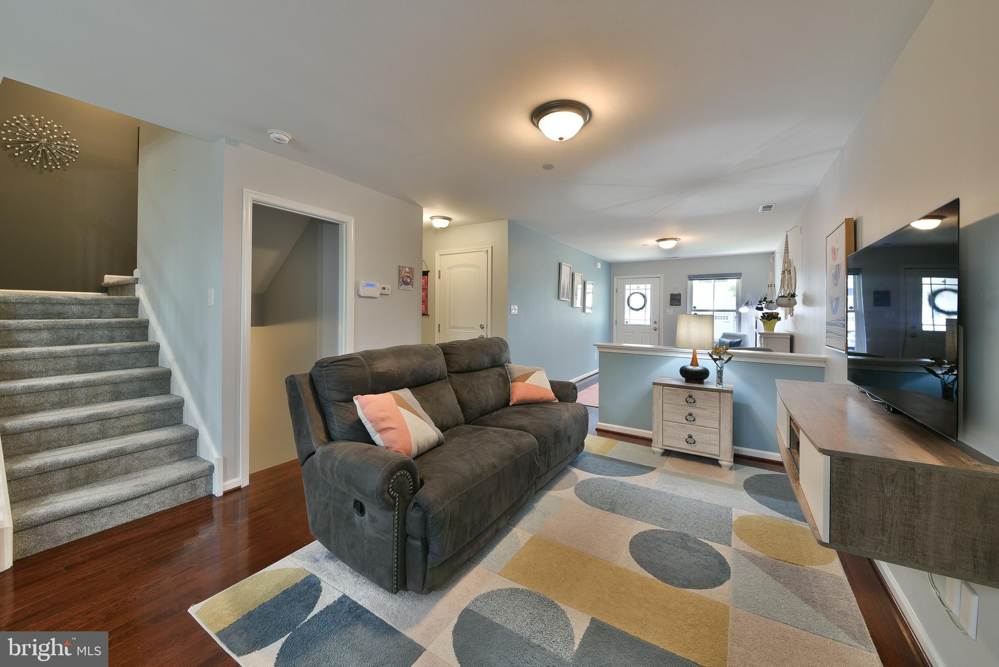 TOWNHOUSES AT CROOKED BILLET - Residential