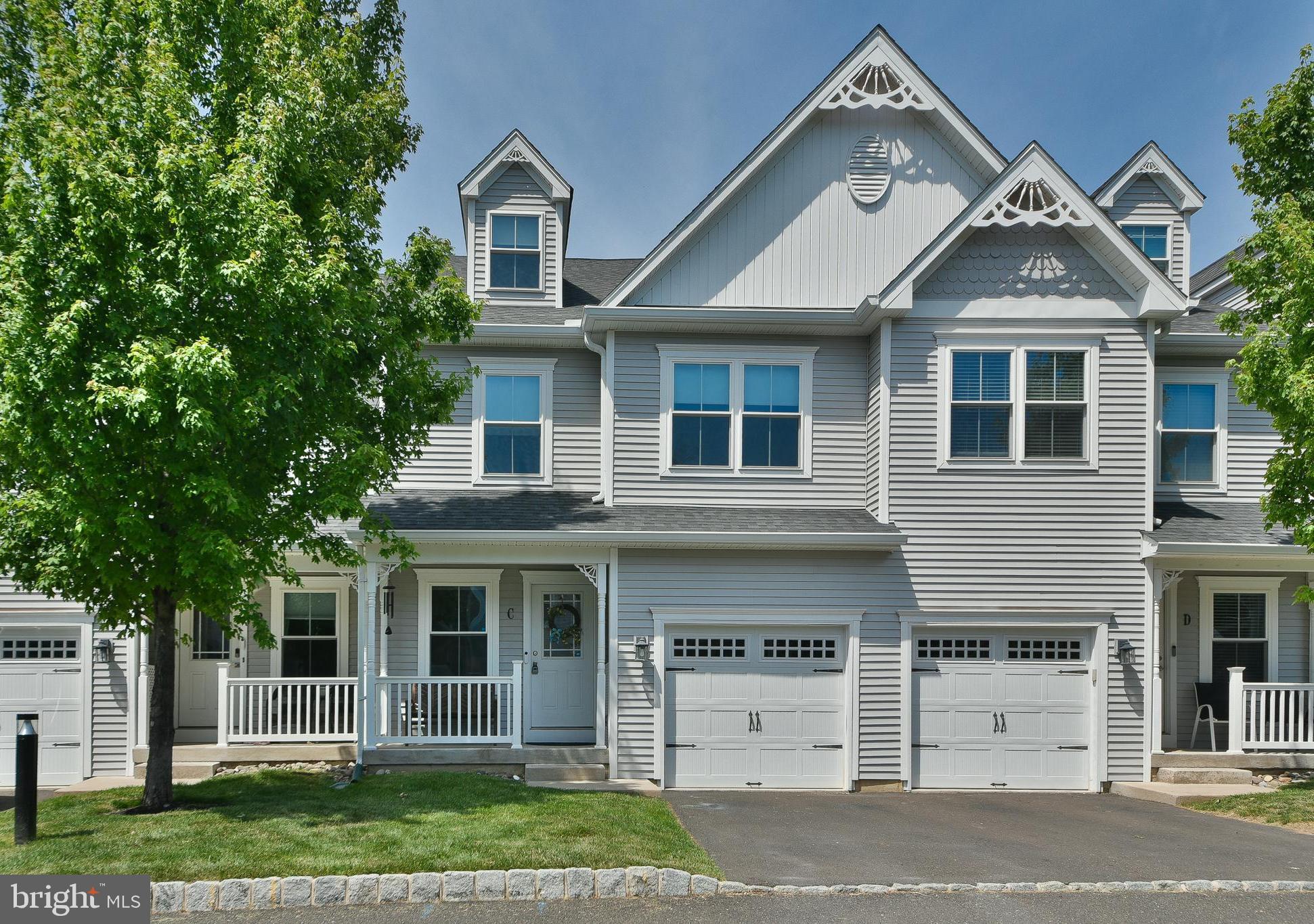 TOWNHOUSES AT CROOKED BILLET - Residential