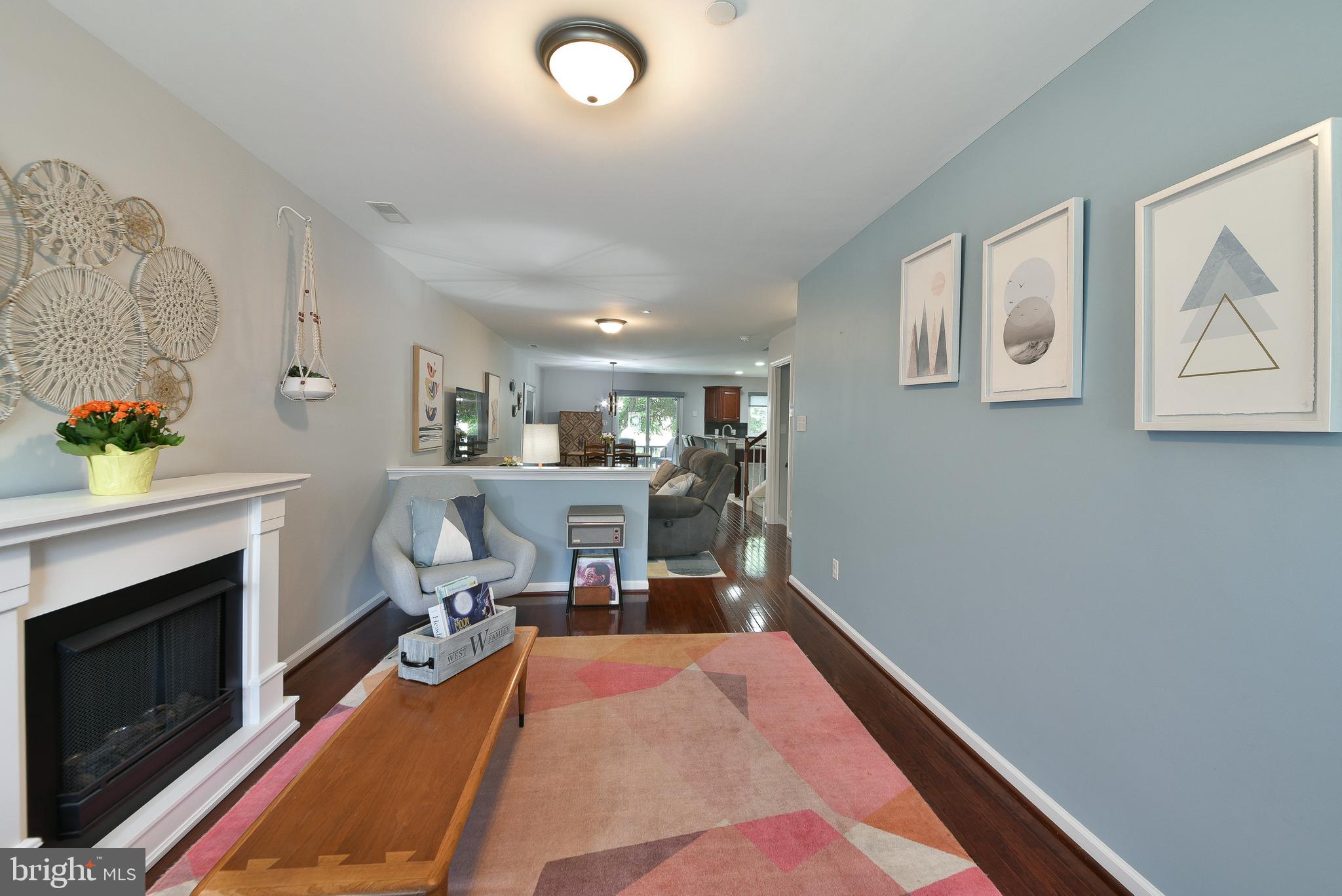 TOWNHOUSES AT CROOKED BILLET - Residential