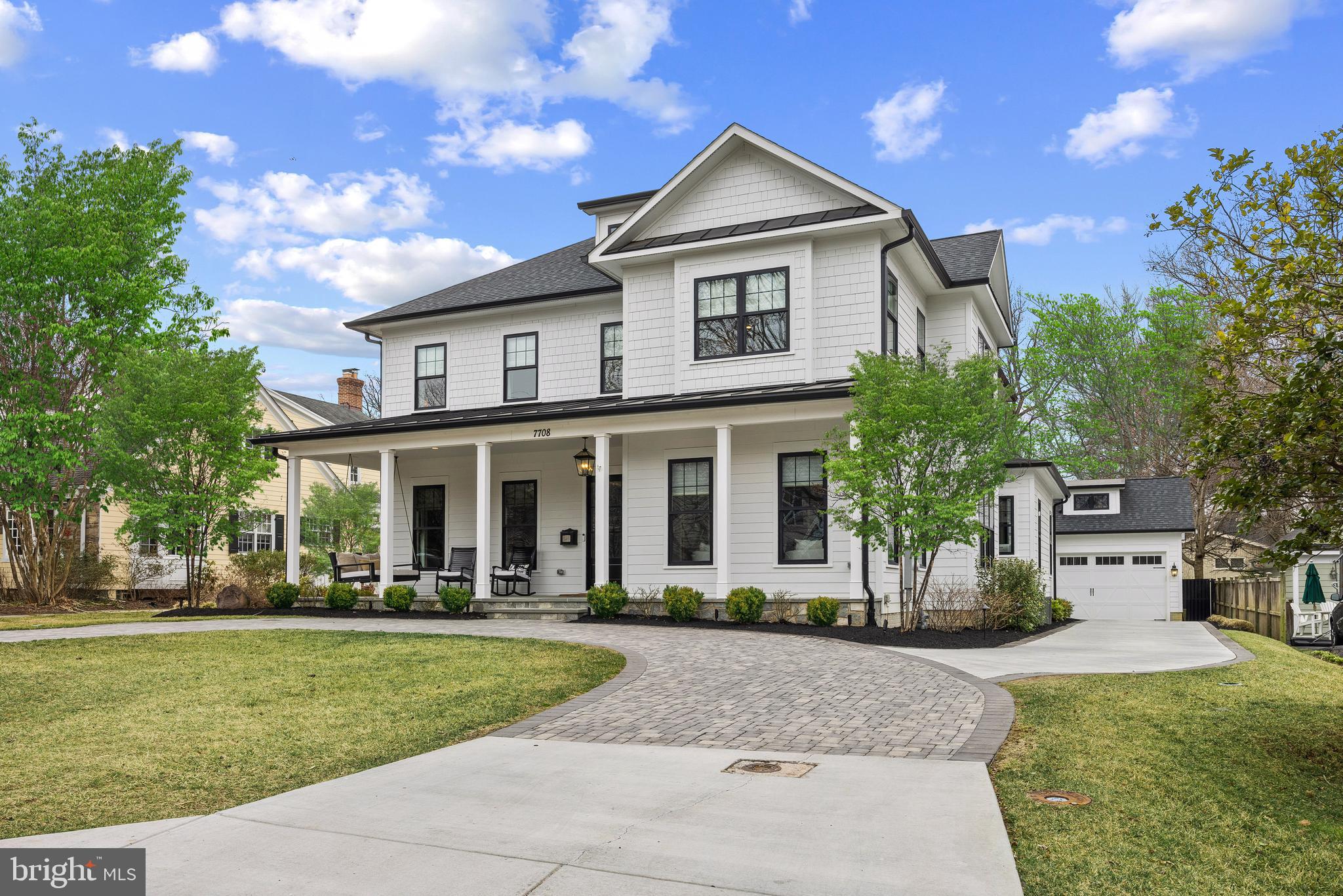 ENGLISH VILLAGE - Residential