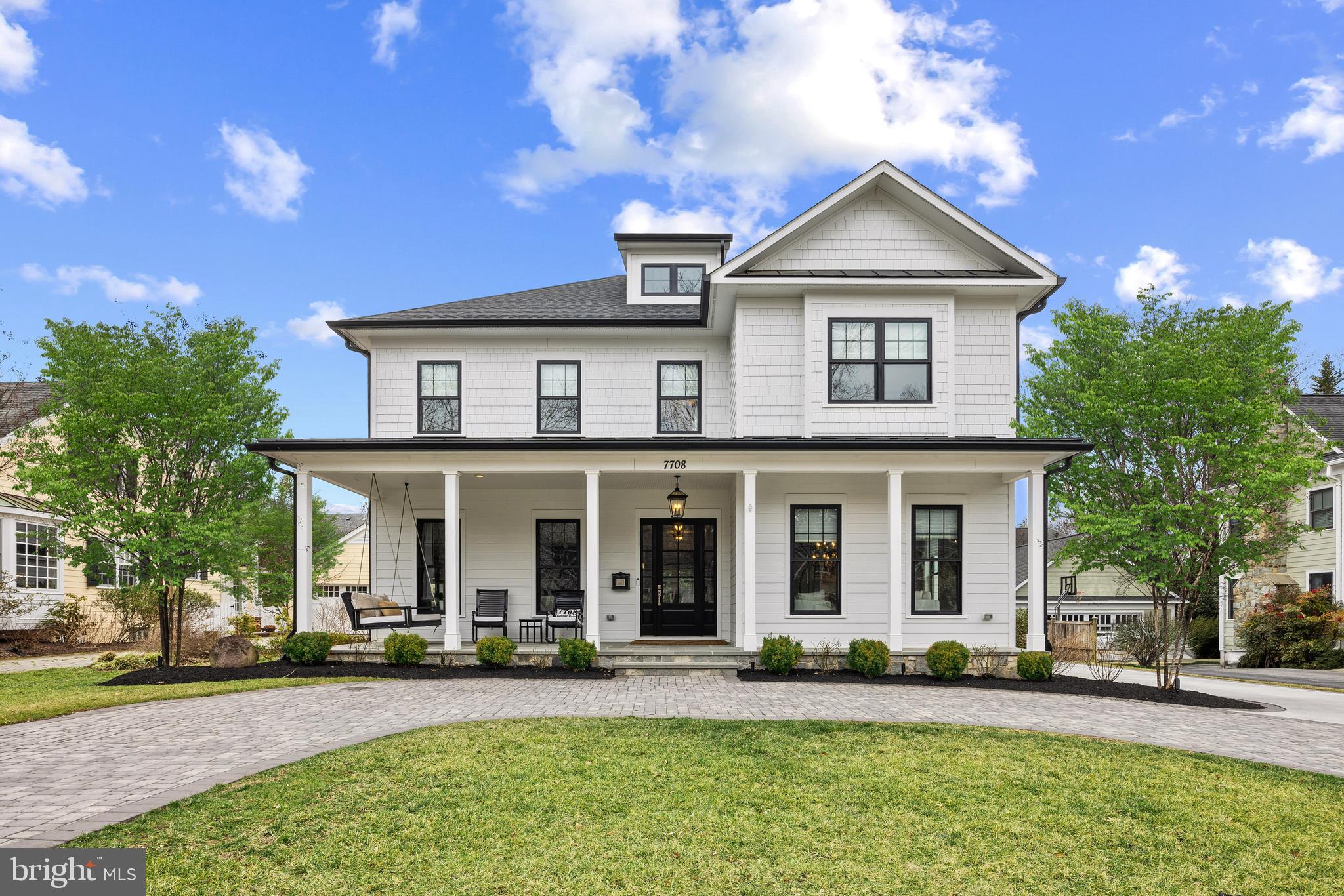 ENGLISH VILLAGE - Residential