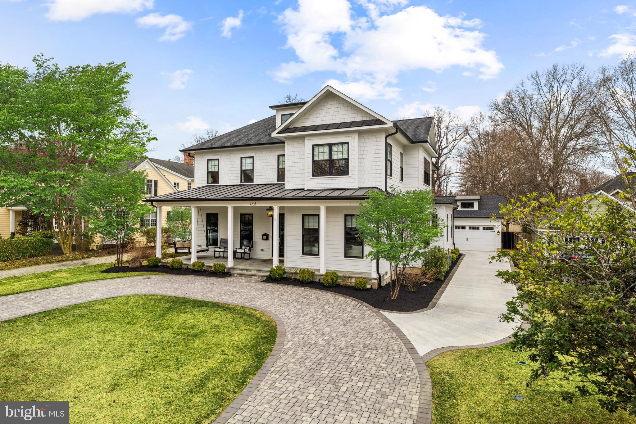 ENGLISH VILLAGE - Residential