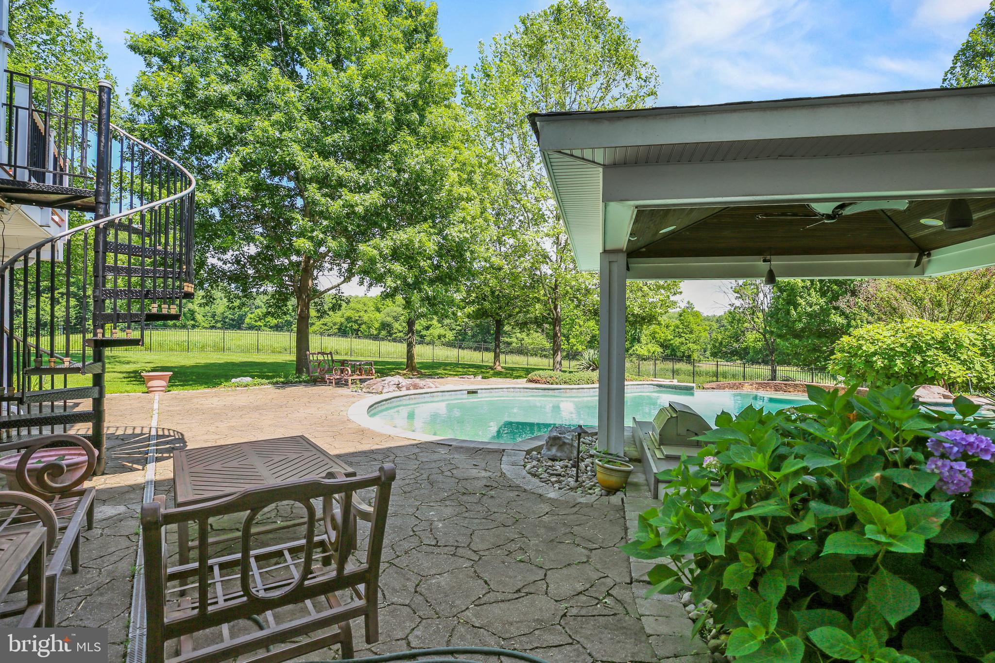 BROOKEFIELD - Residential