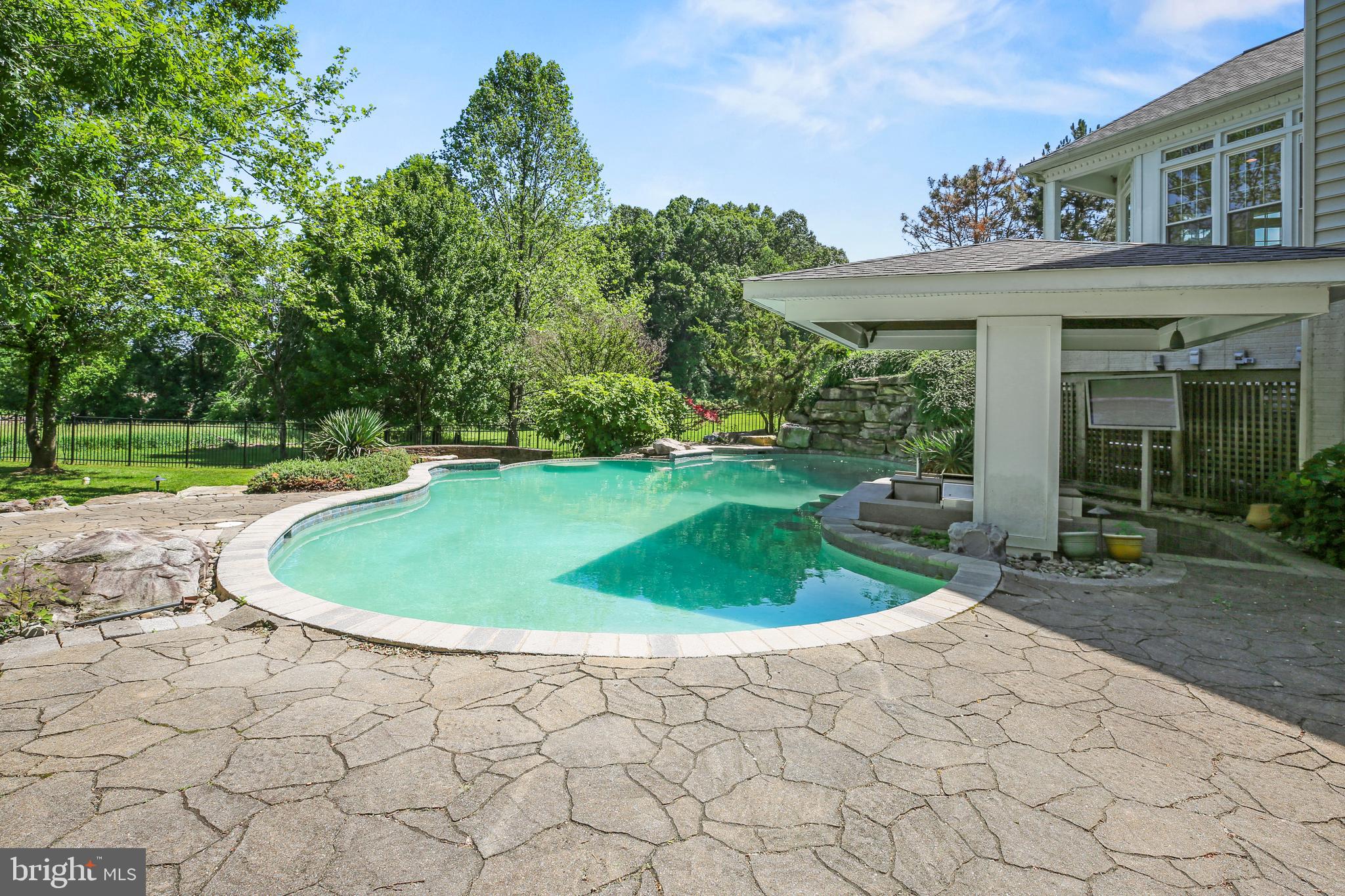 BROOKEFIELD - Residential