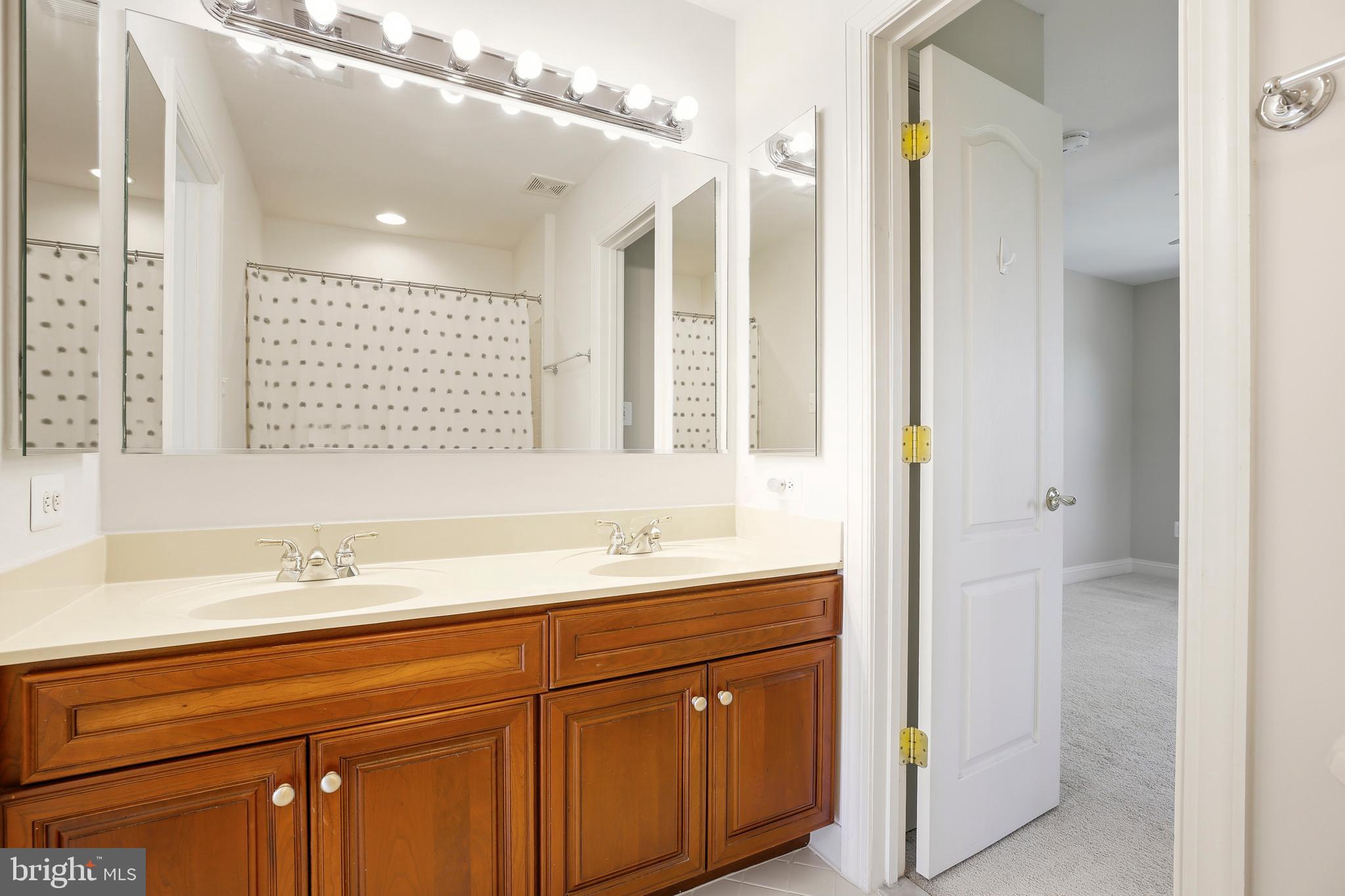 BROOKEFIELD - Residential