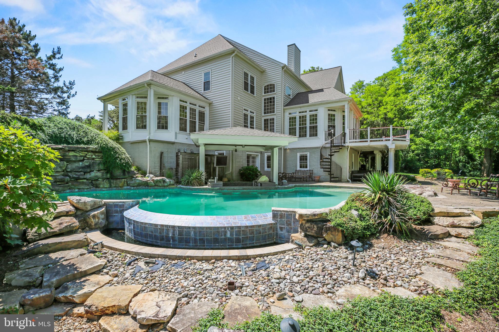 BROOKEFIELD - Residential
