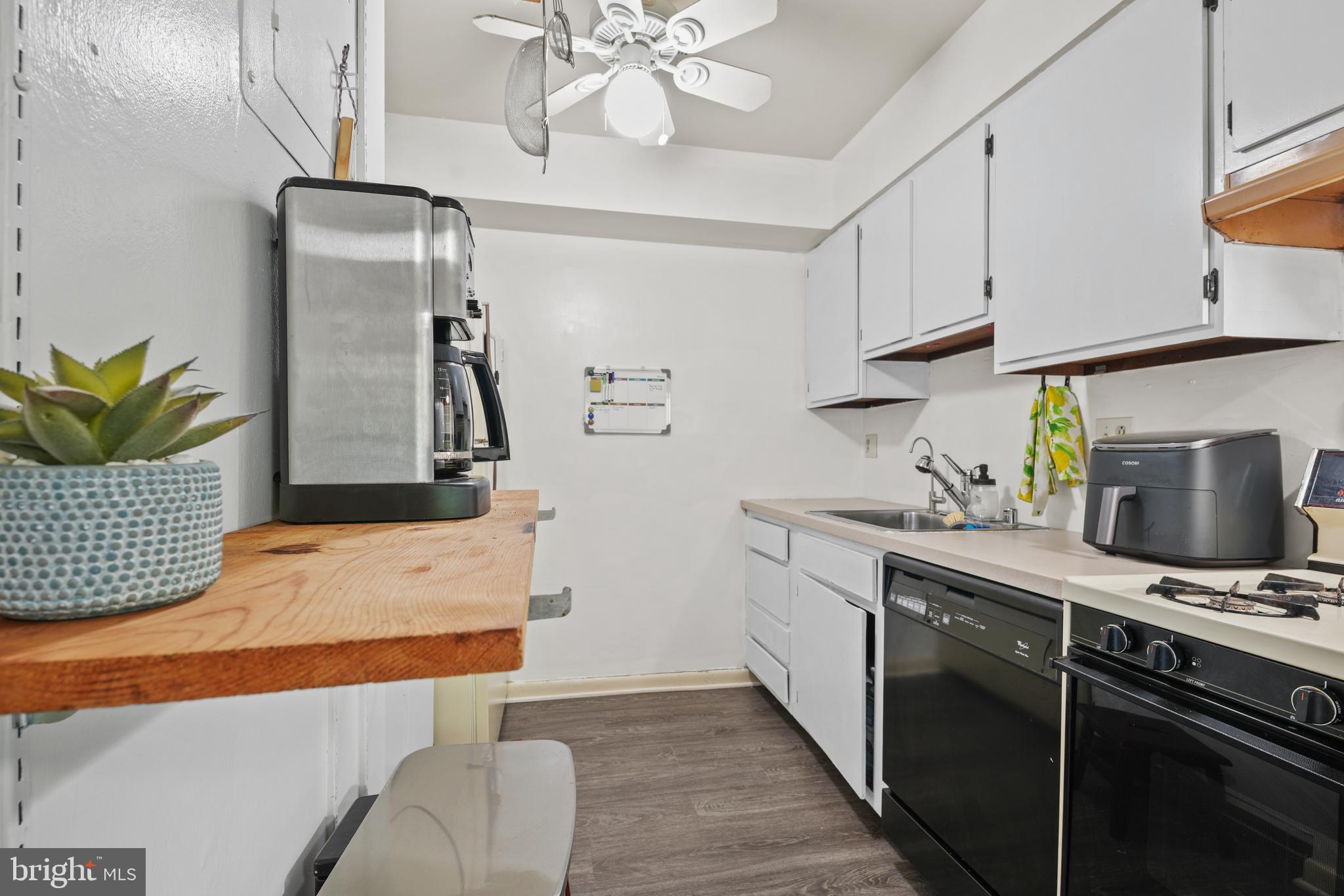 VILLAGE OF LONG REACH - Residential