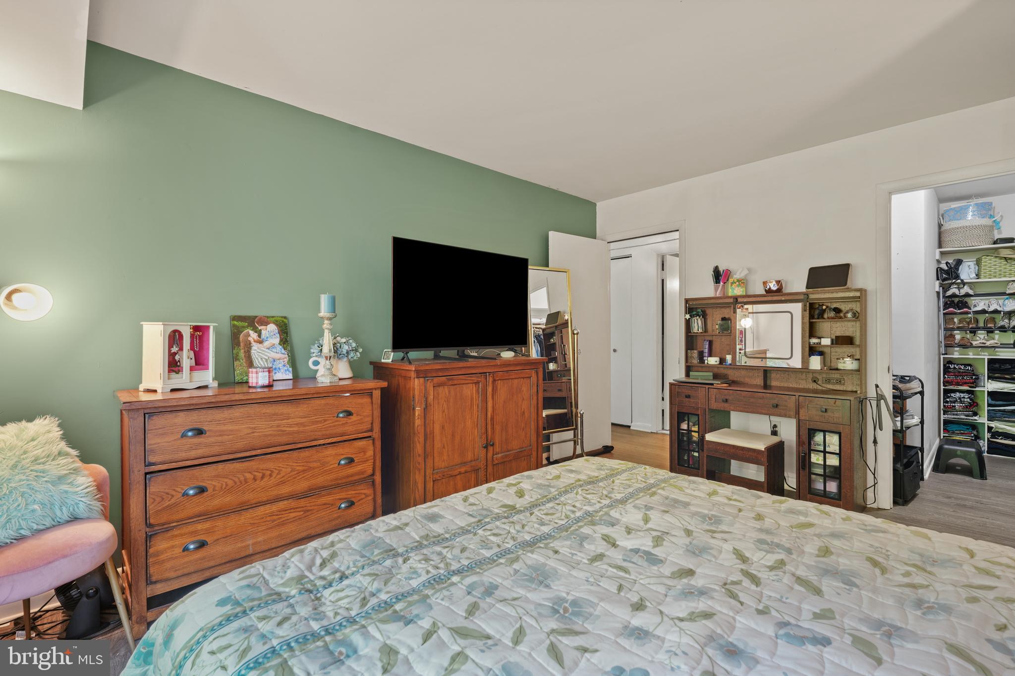 VILLAGE OF LONG REACH - Residential