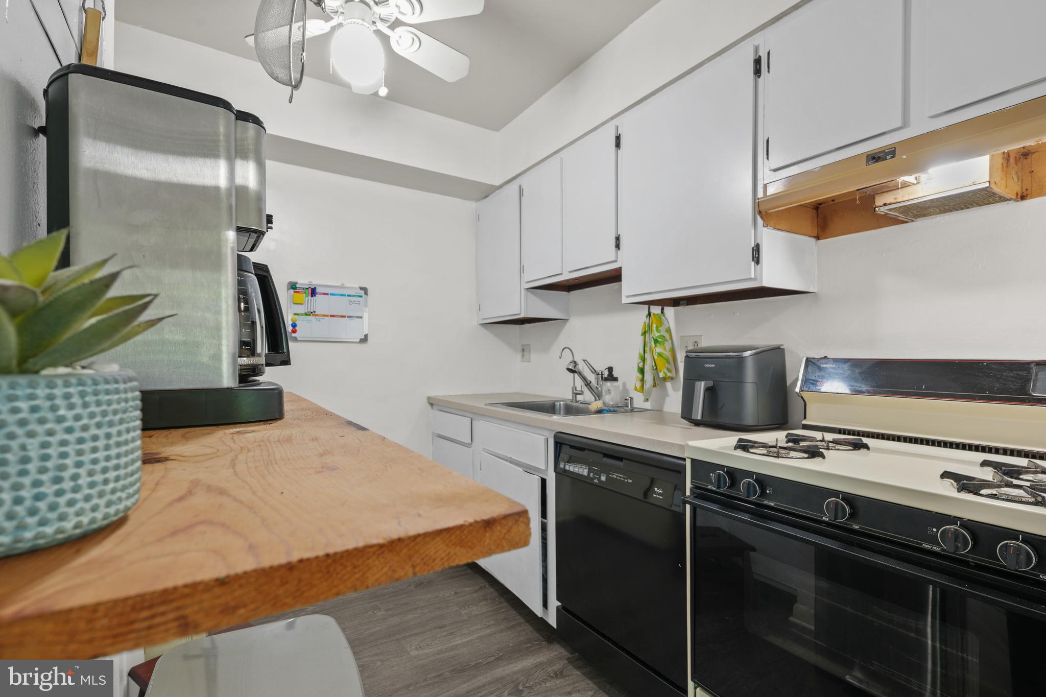 VILLAGE OF LONG REACH - Residential