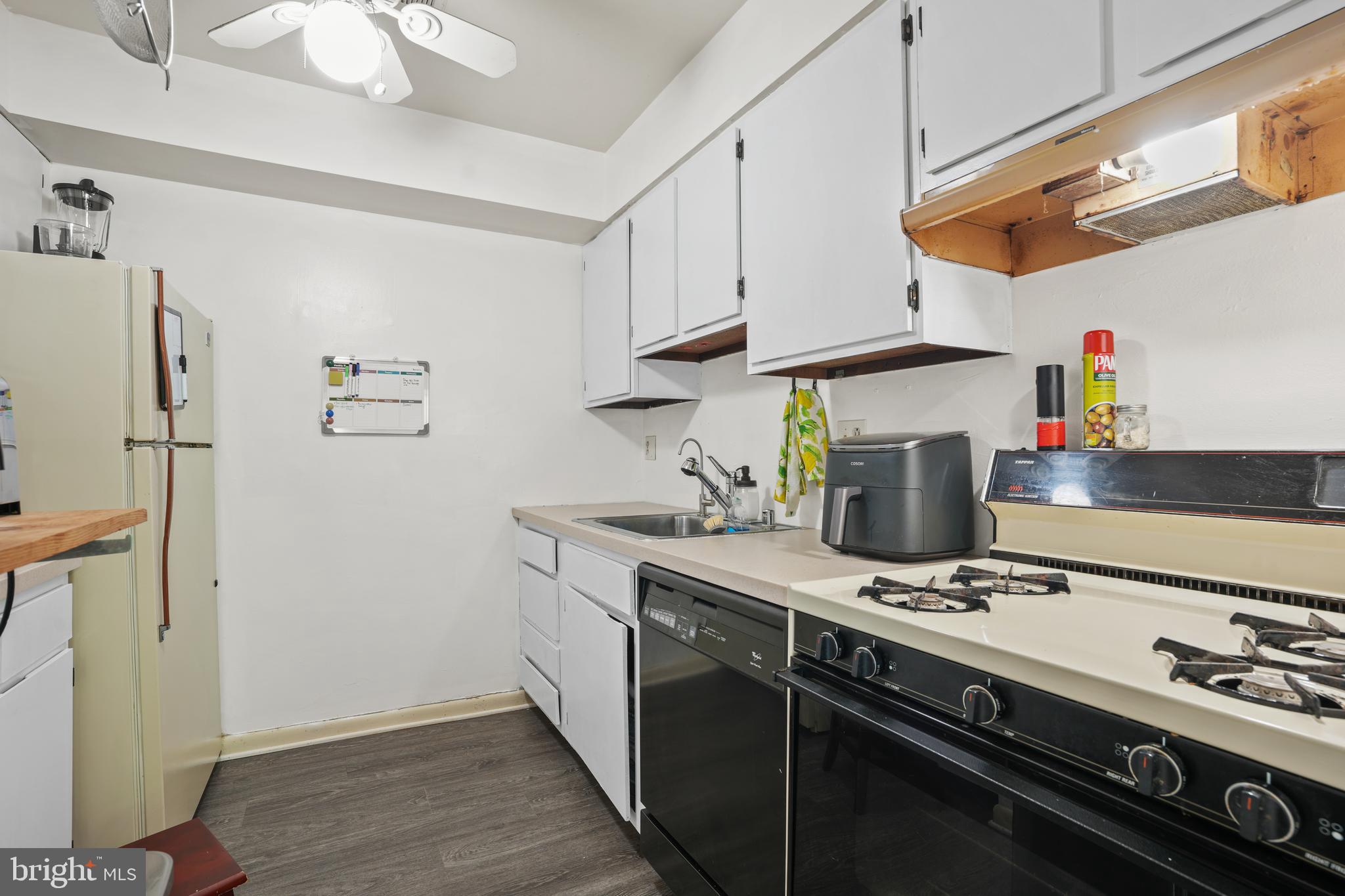VILLAGE OF LONG REACH - Residential