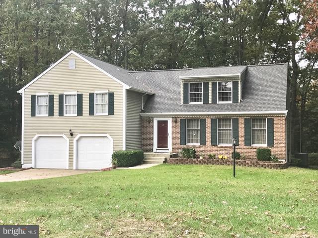 *SEVERNA PARK SCHOOLS!* Sought after Shipleys Choice rarely offers Rental opportunities. This stately colonial offers 4 Generous Sized Upper Level Bedrooms &Large living space throughout. Family Room w wood burning fireplace & access to outside deck. Enjoy natures beauty in the wooded, private backyard. Master Suite has den/sitting area. Finished lower level w access to wooded backyard.