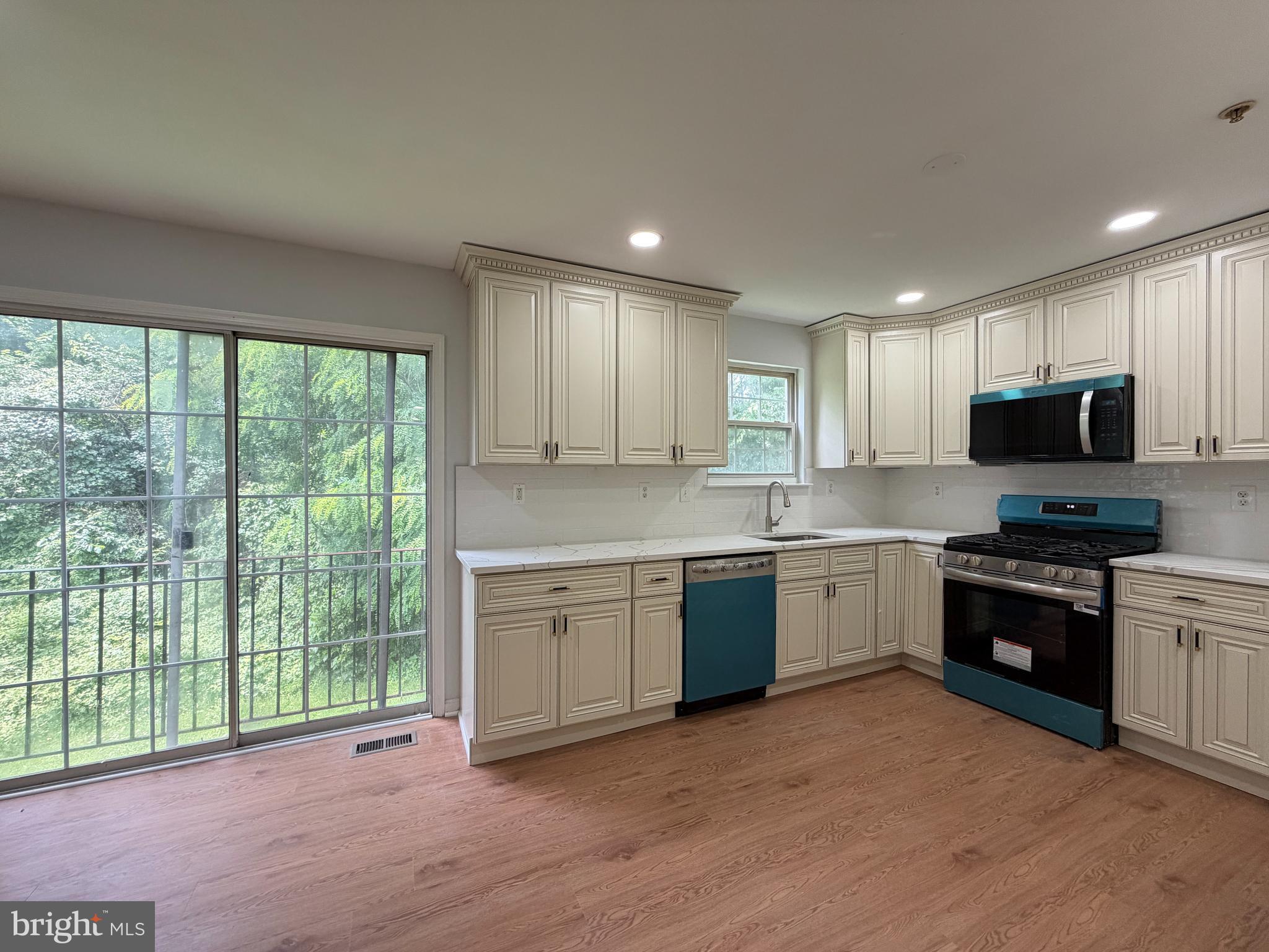WEST LANHAM - Residential