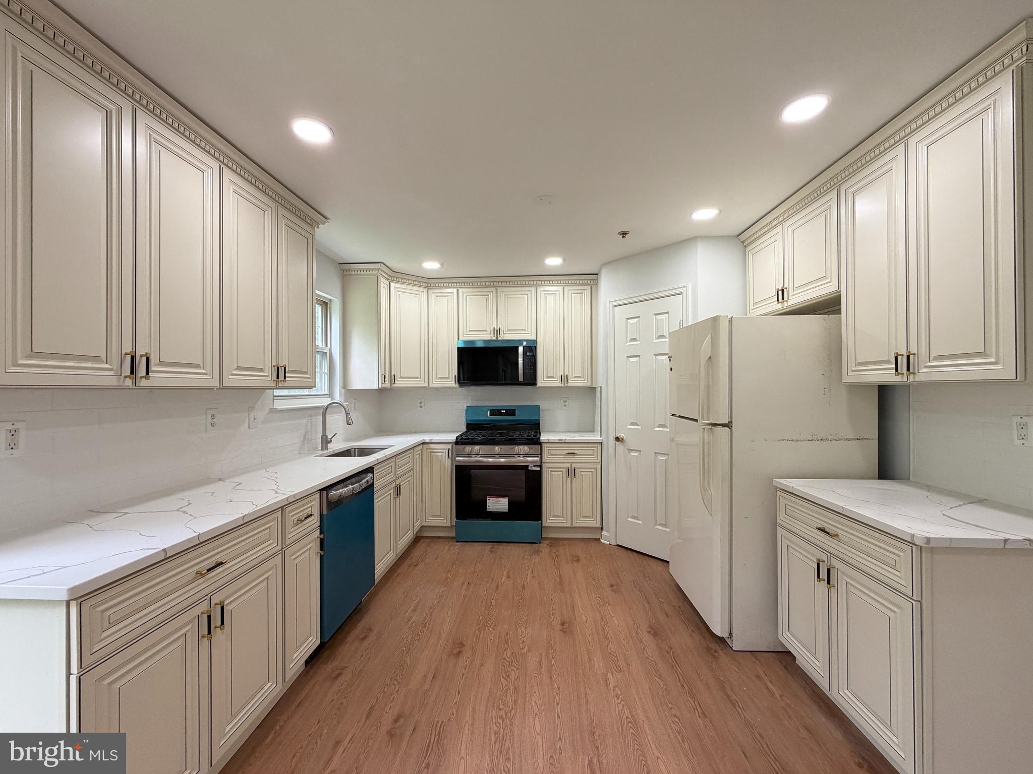 WEST LANHAM - Residential