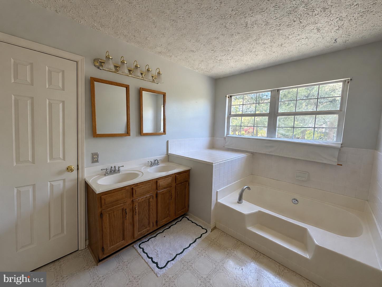 APPLE RIDGE - Residential