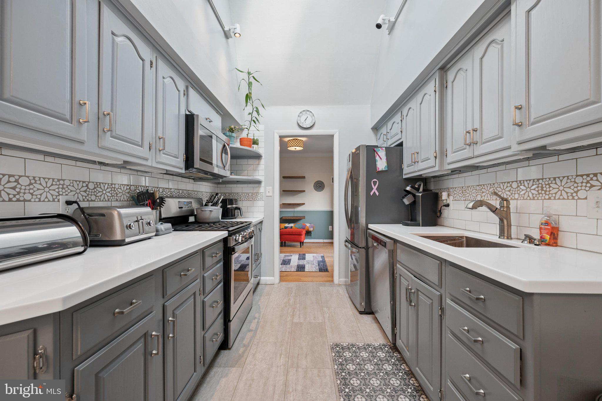 ROCK CREEK MANOR - Residential