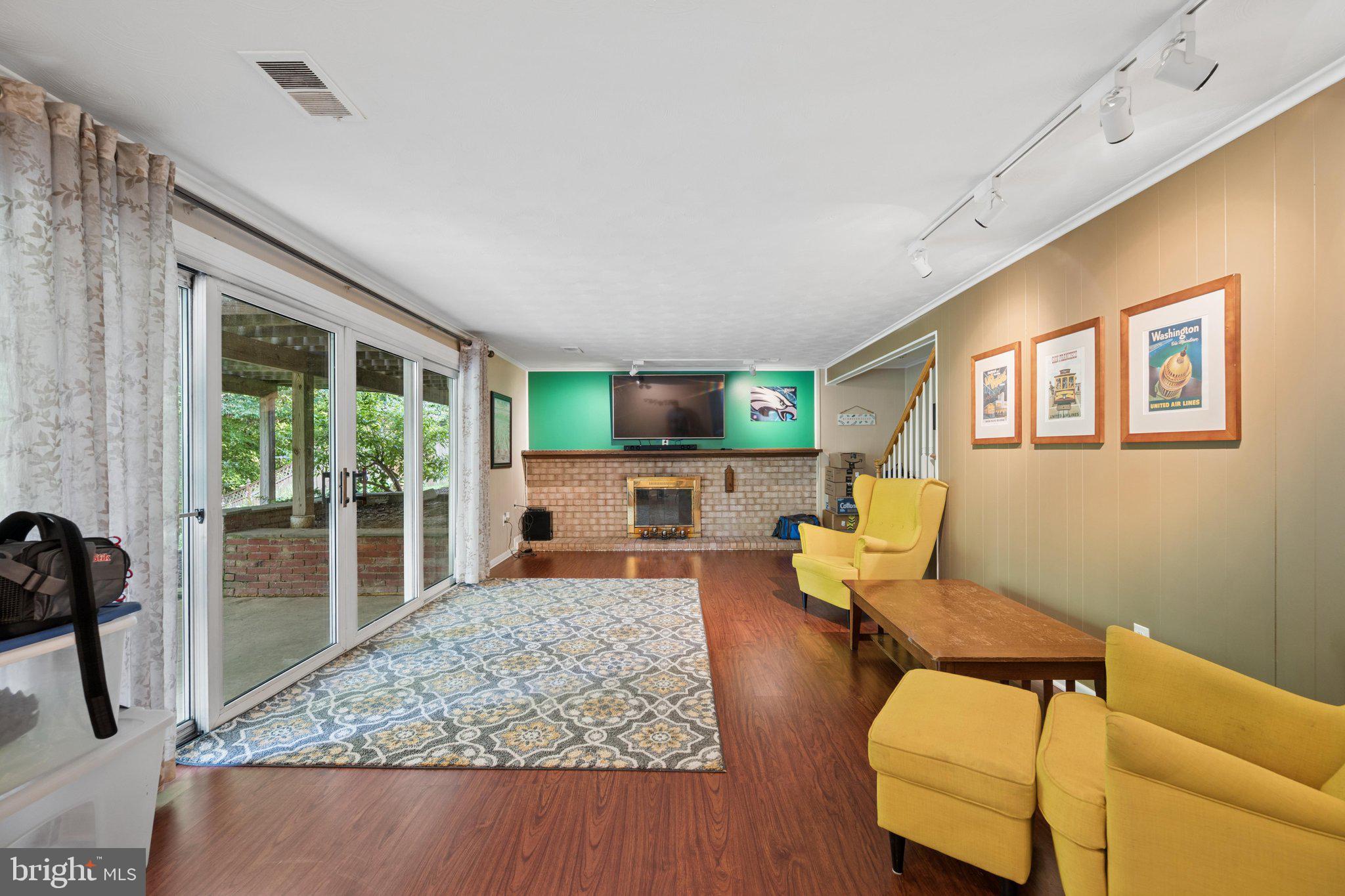 ROCK CREEK MANOR - Residential
