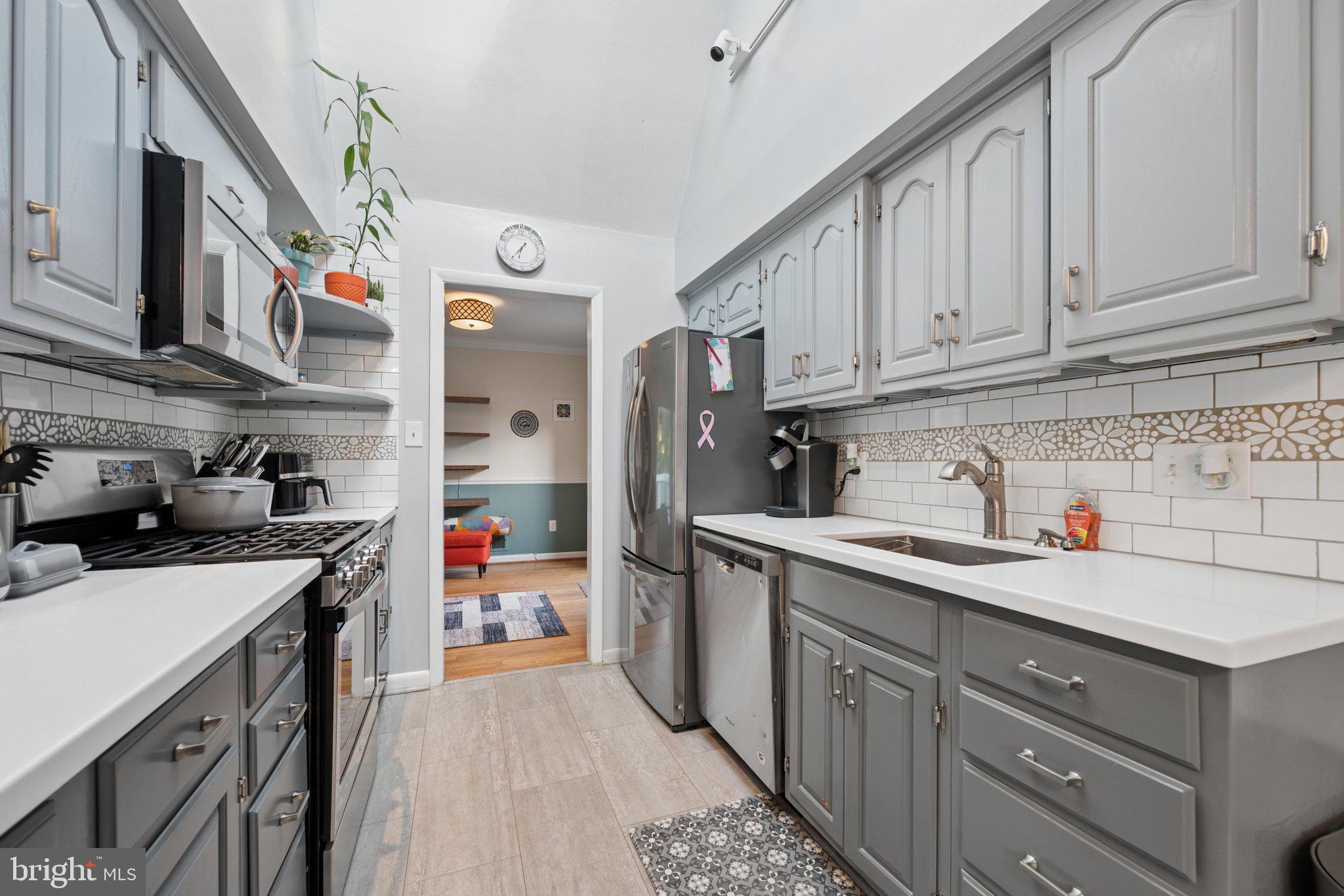 ROCK CREEK MANOR - Residential