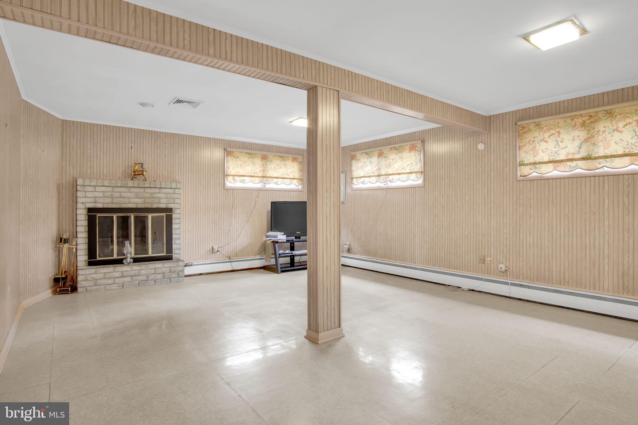 MT ALLEN HEIGHTS - Residential