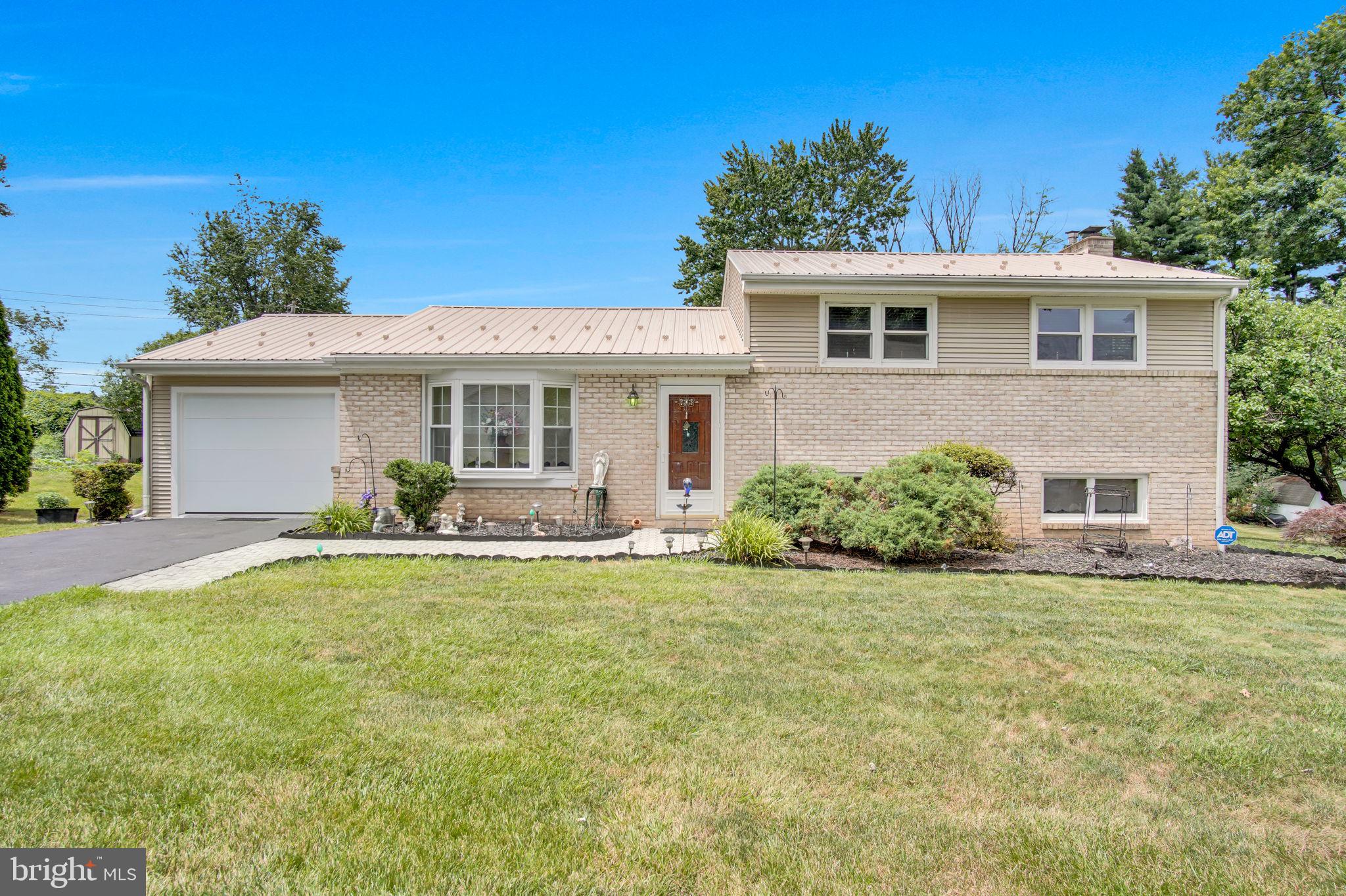 MT ALLEN HEIGHTS - Residential