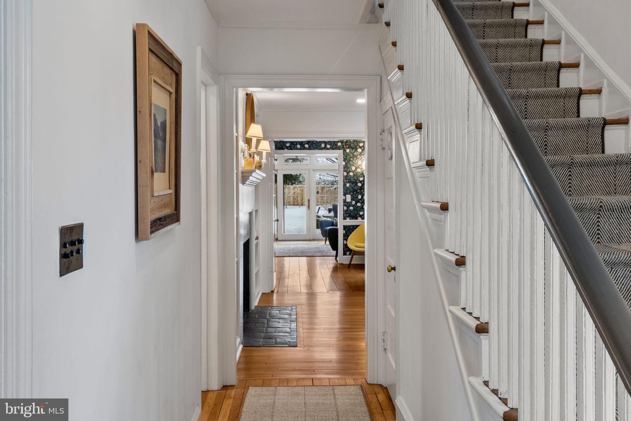 CHESTNUT HILL - Residential