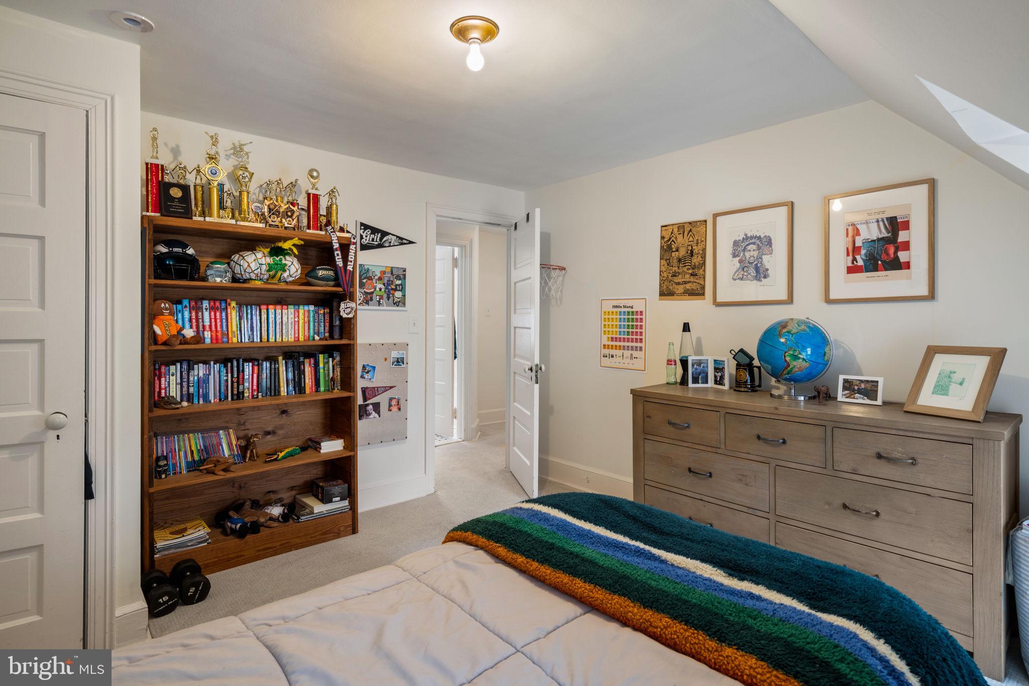 CHESTNUT HILL - Residential