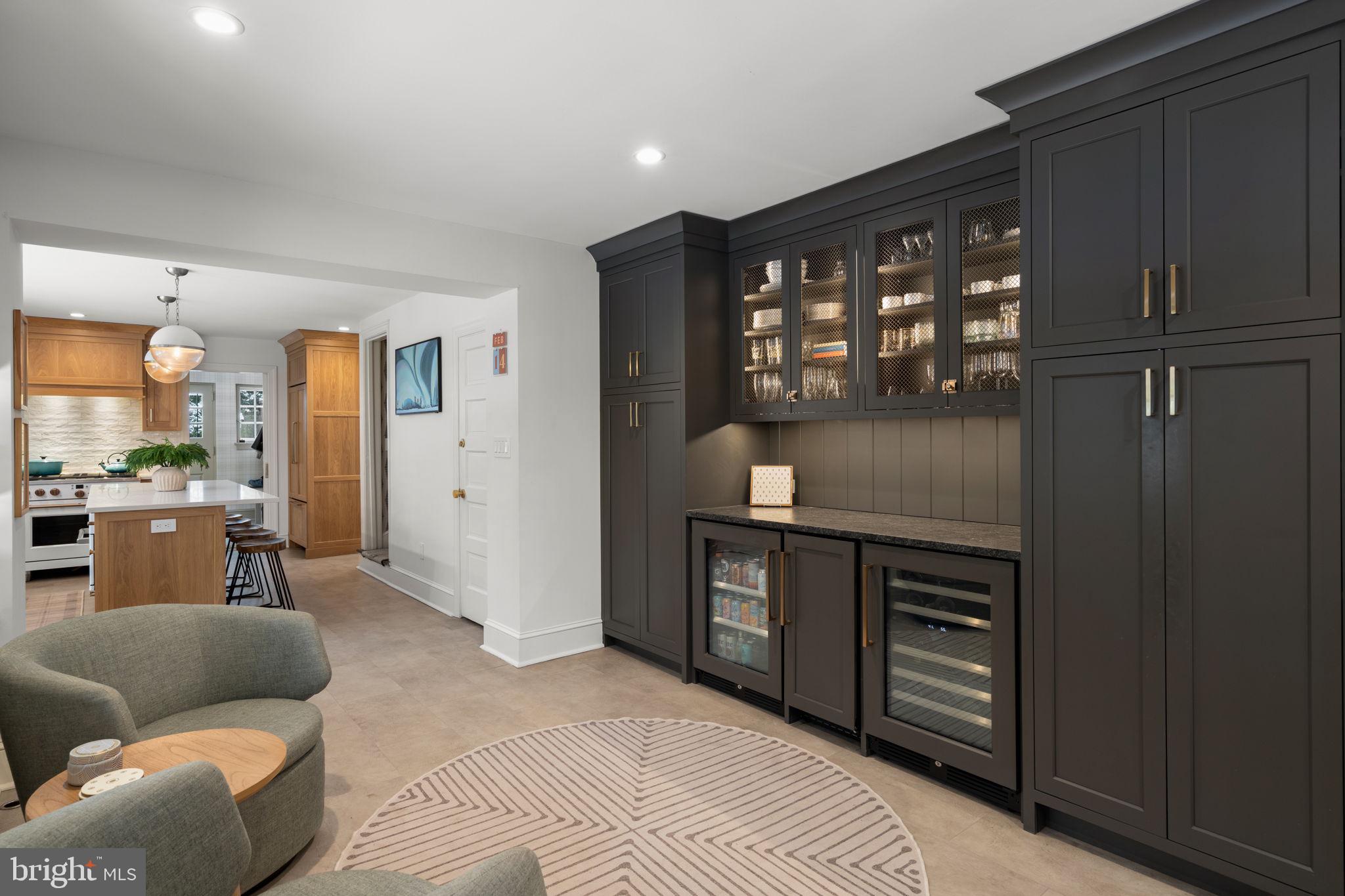CHESTNUT HILL - Residential