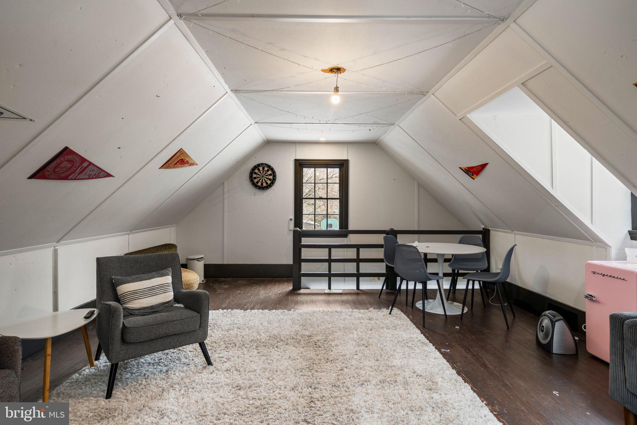 CHESTNUT HILL - Residential