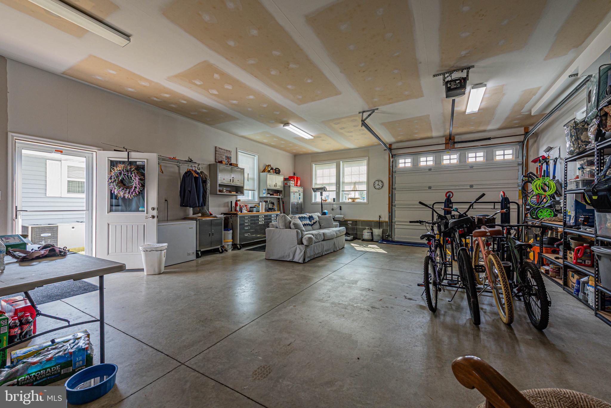 SWANN KEYS - Residential