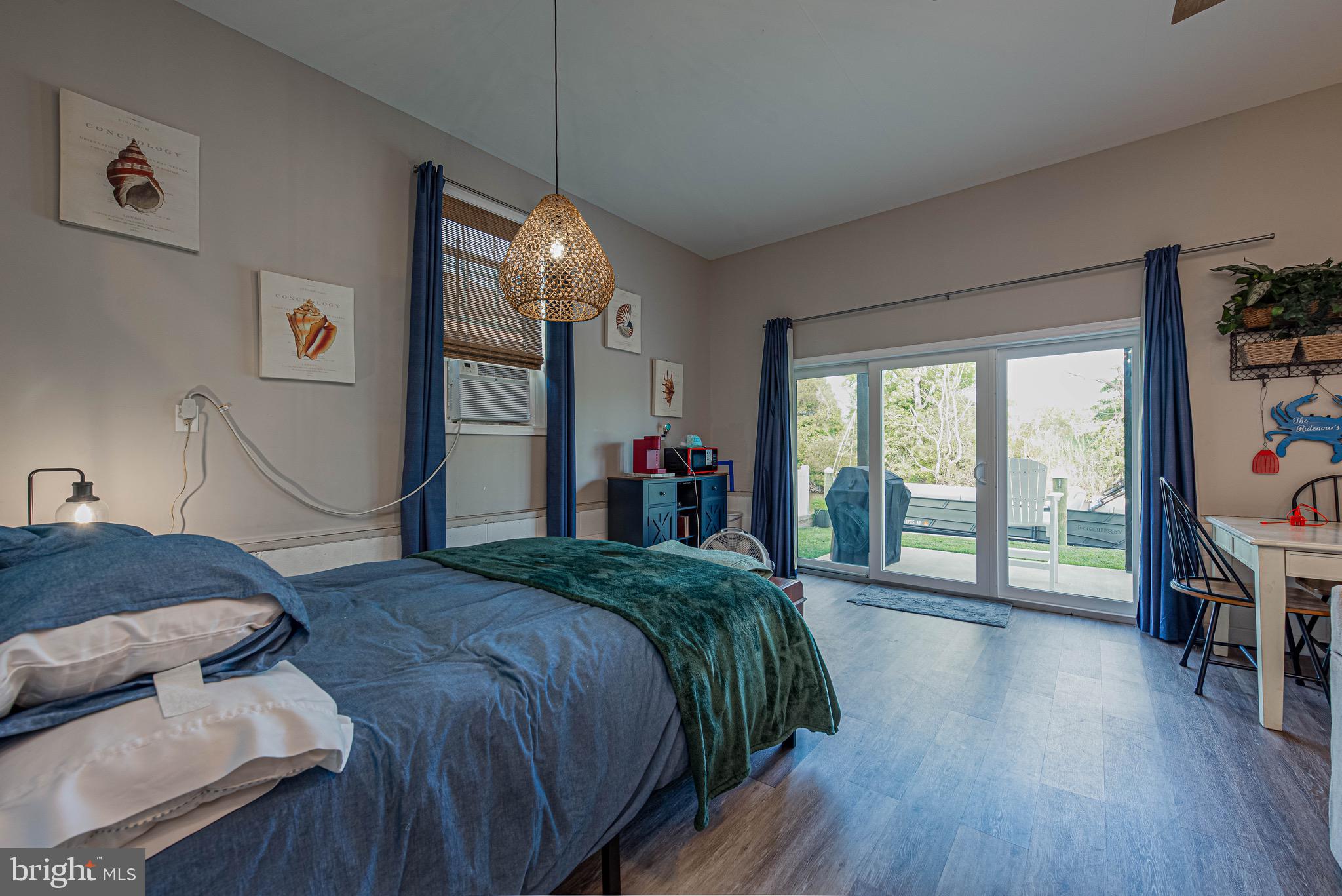 SWANN KEYS - Residential