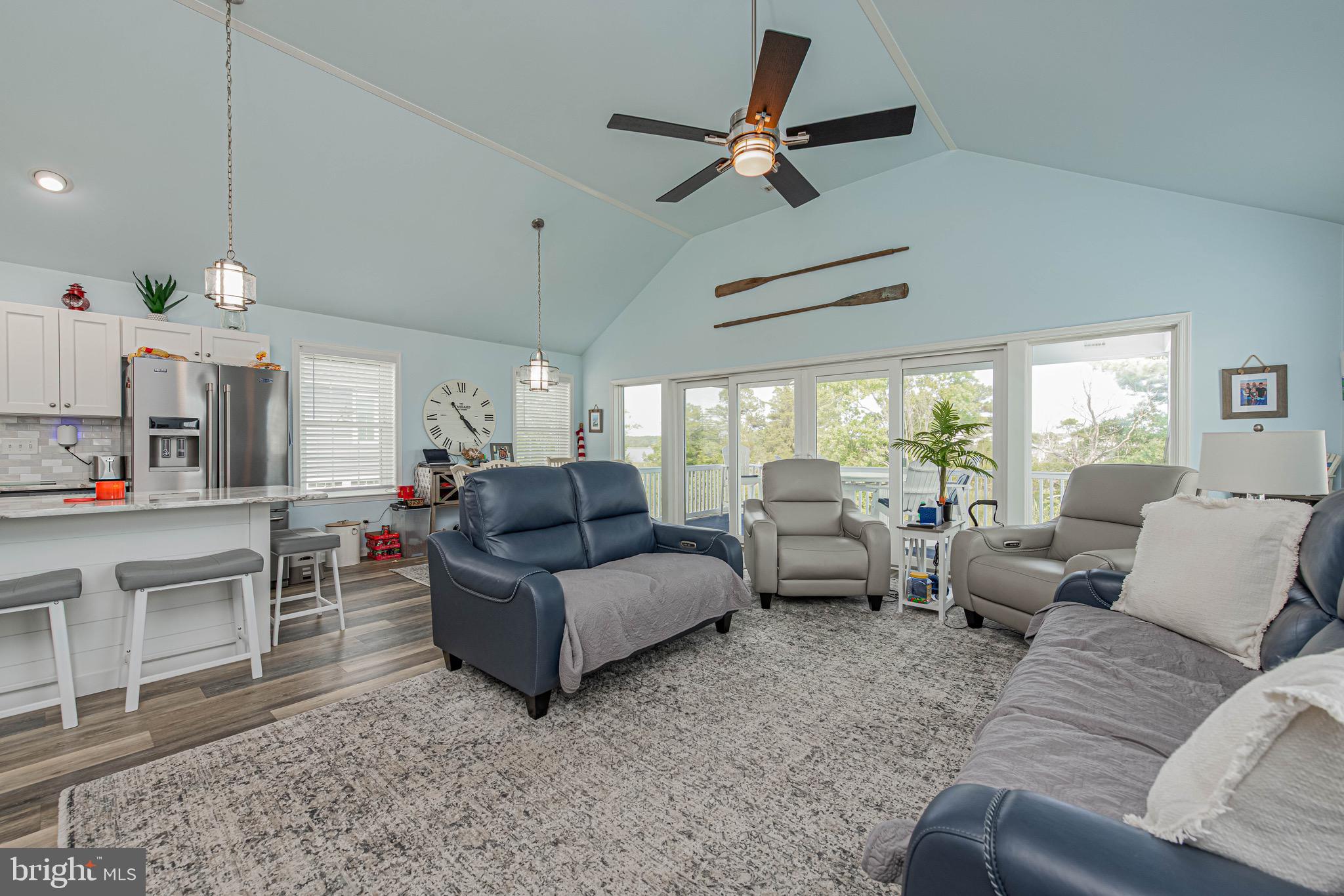SWANN KEYS - Residential