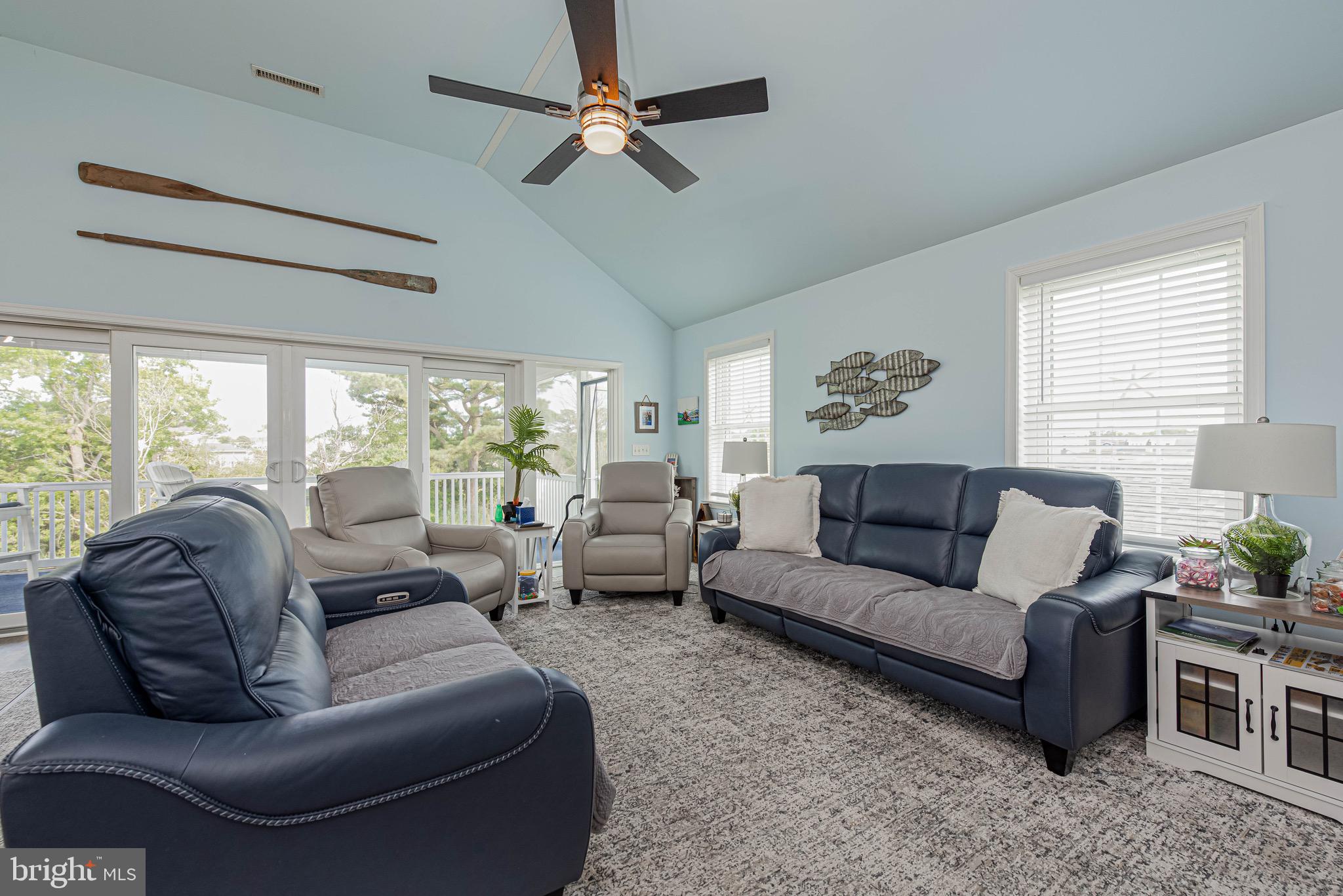 SWANN KEYS - Residential