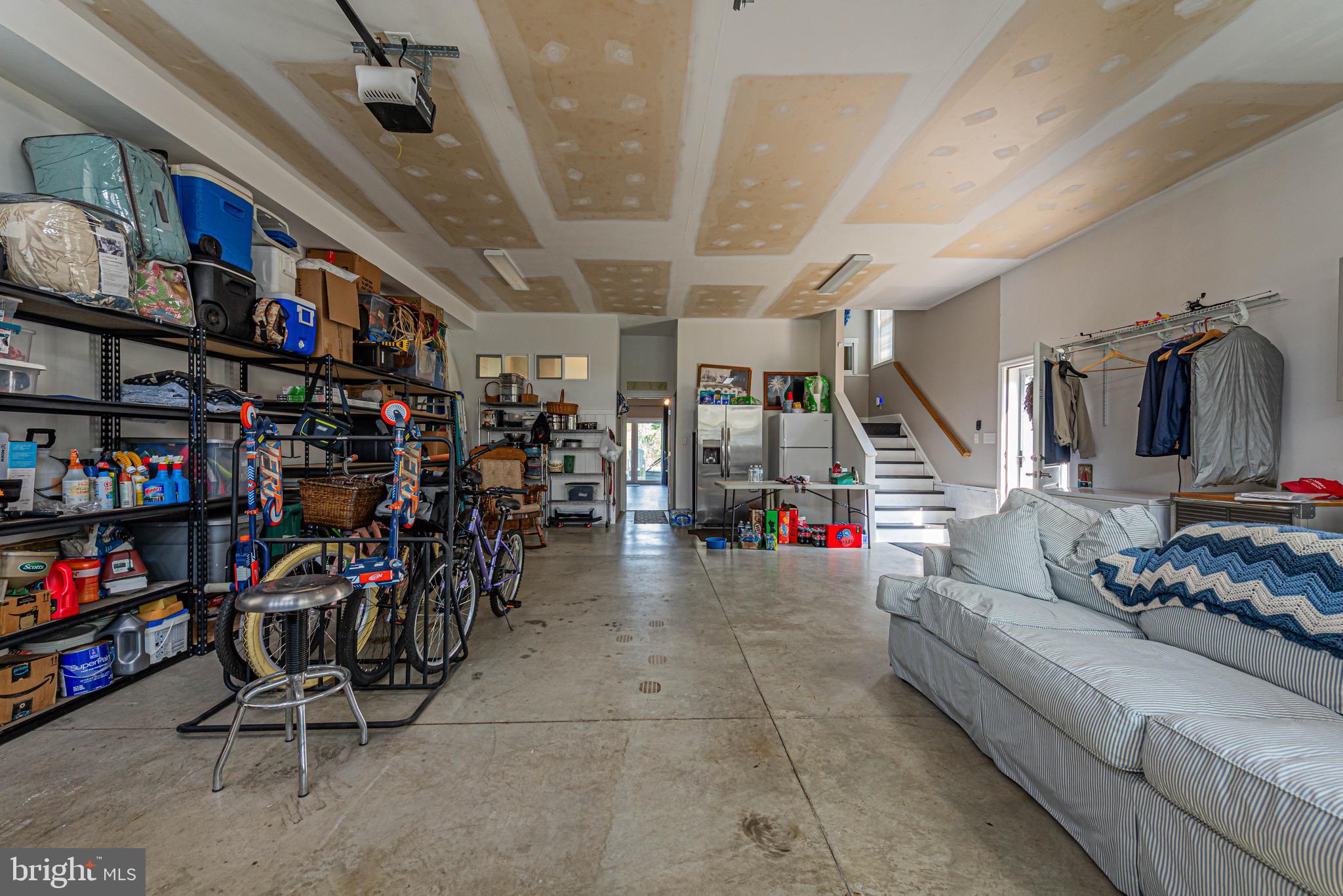 SWANN KEYS - Residential