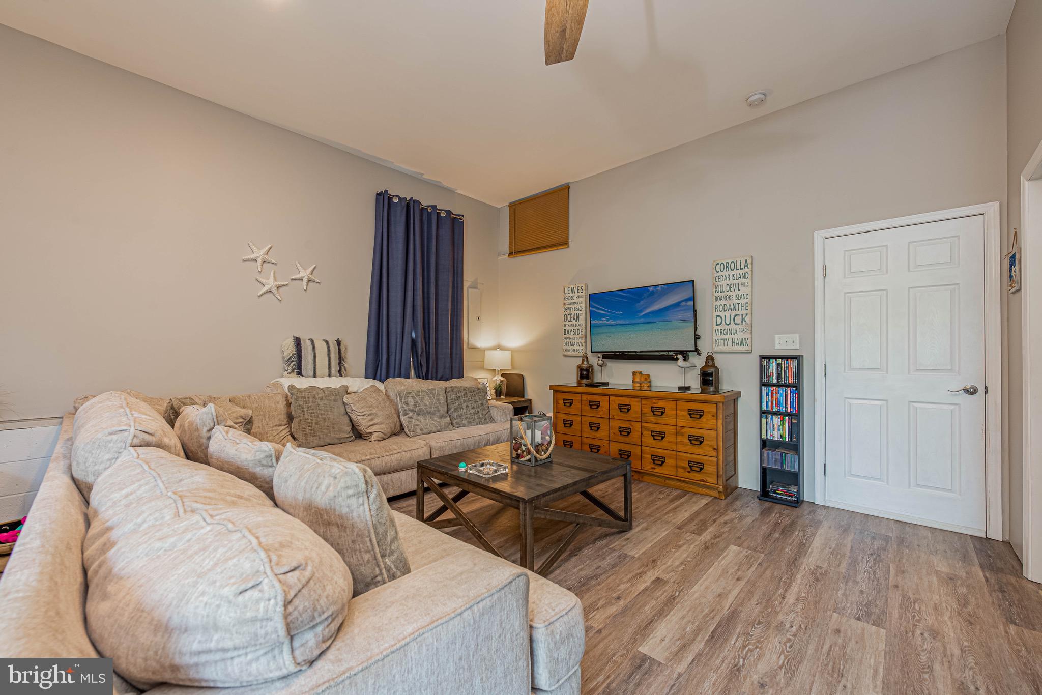 SWANN KEYS - Residential