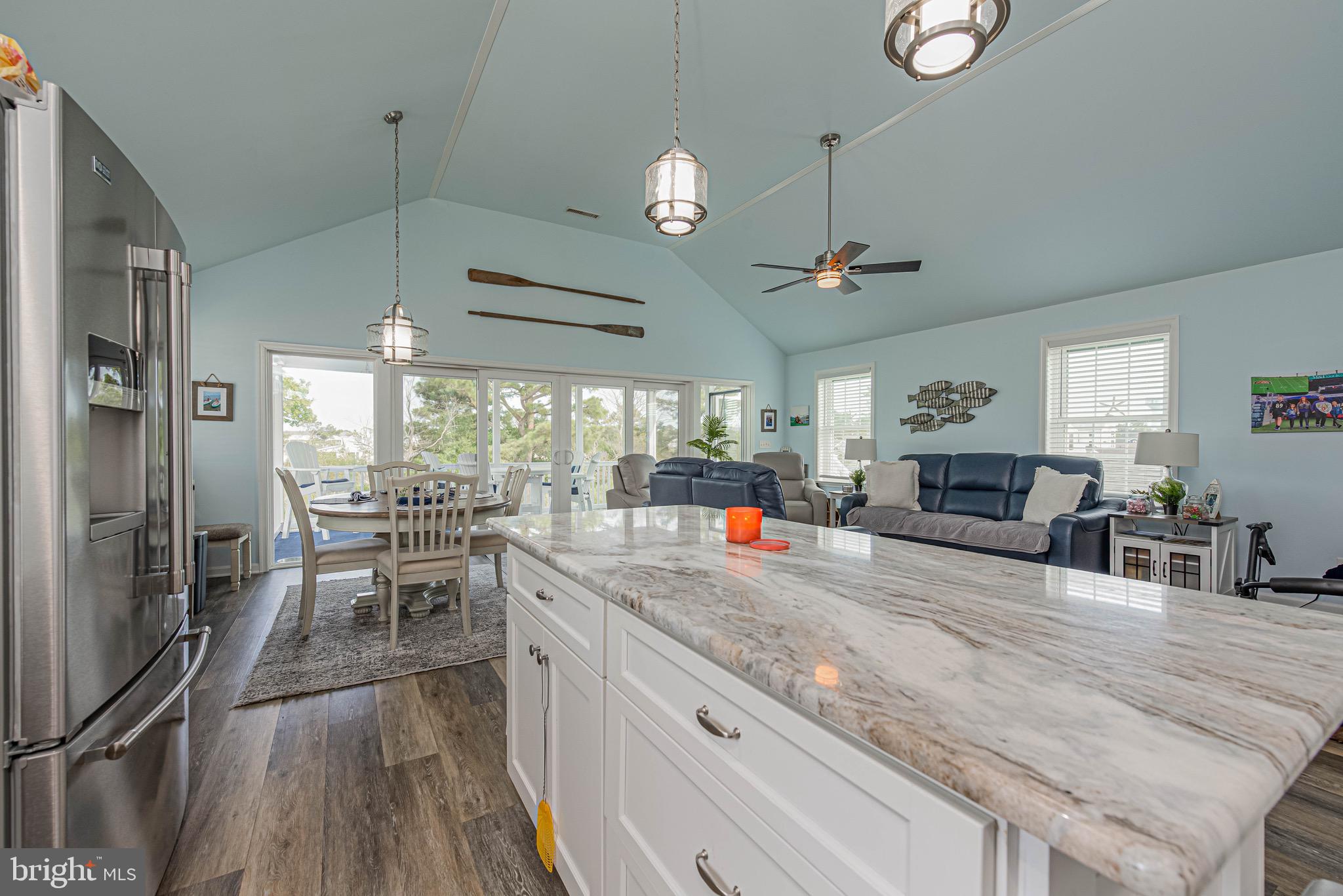 SWANN KEYS - Residential