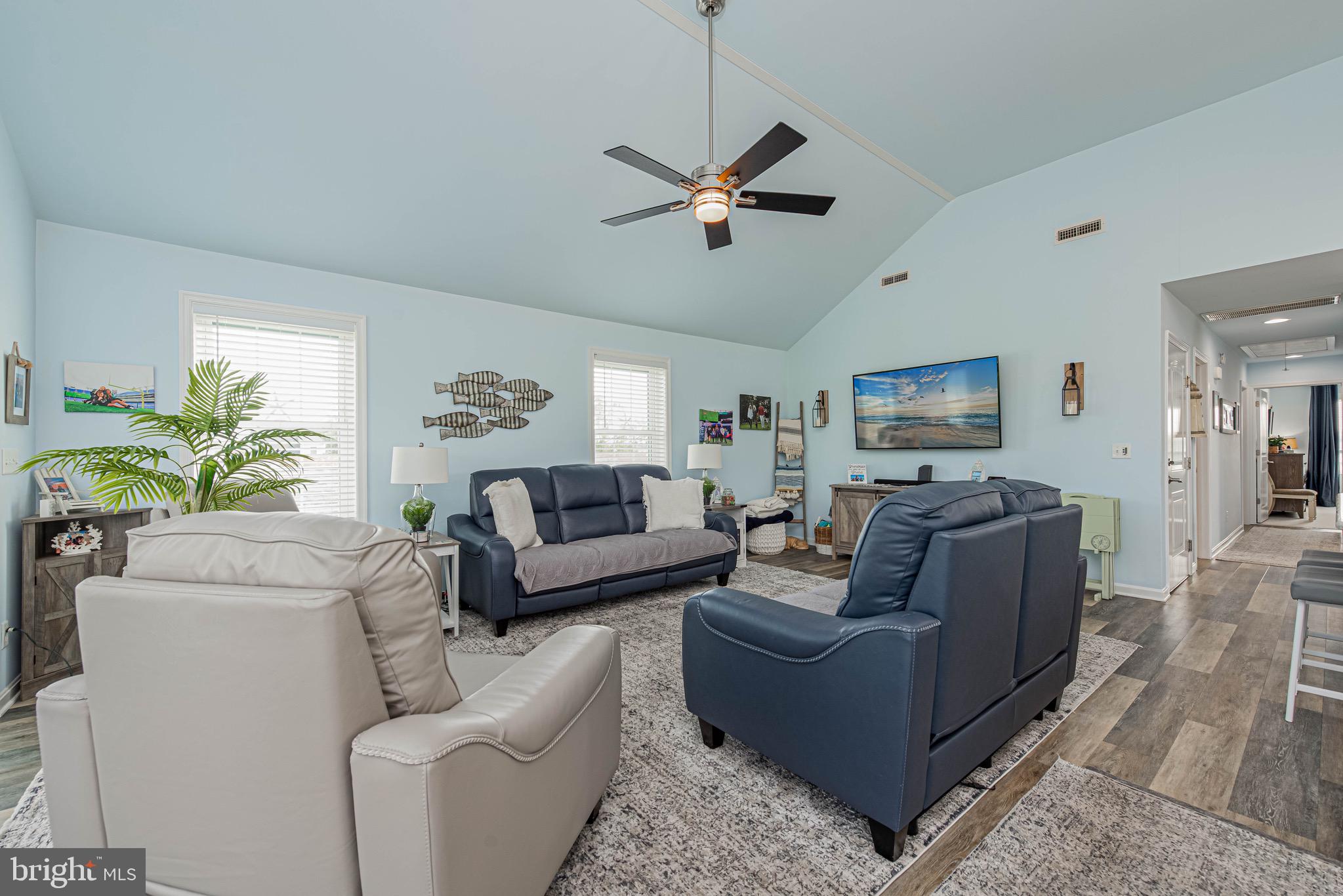 SWANN KEYS - Residential