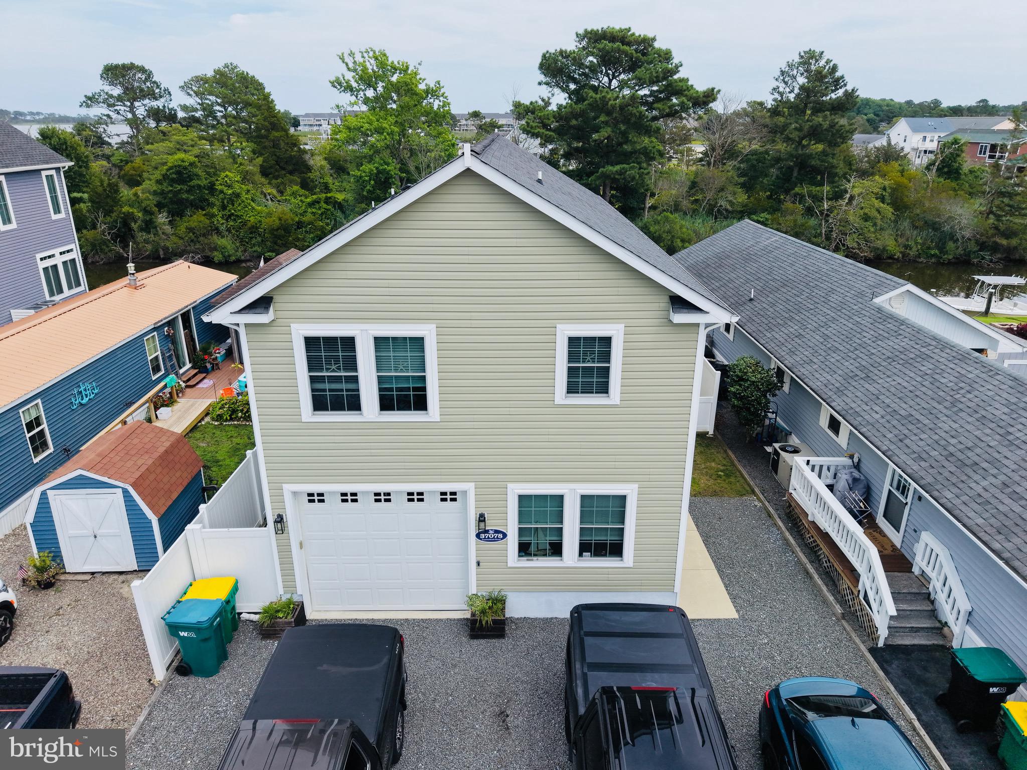 SWANN KEYS - Residential