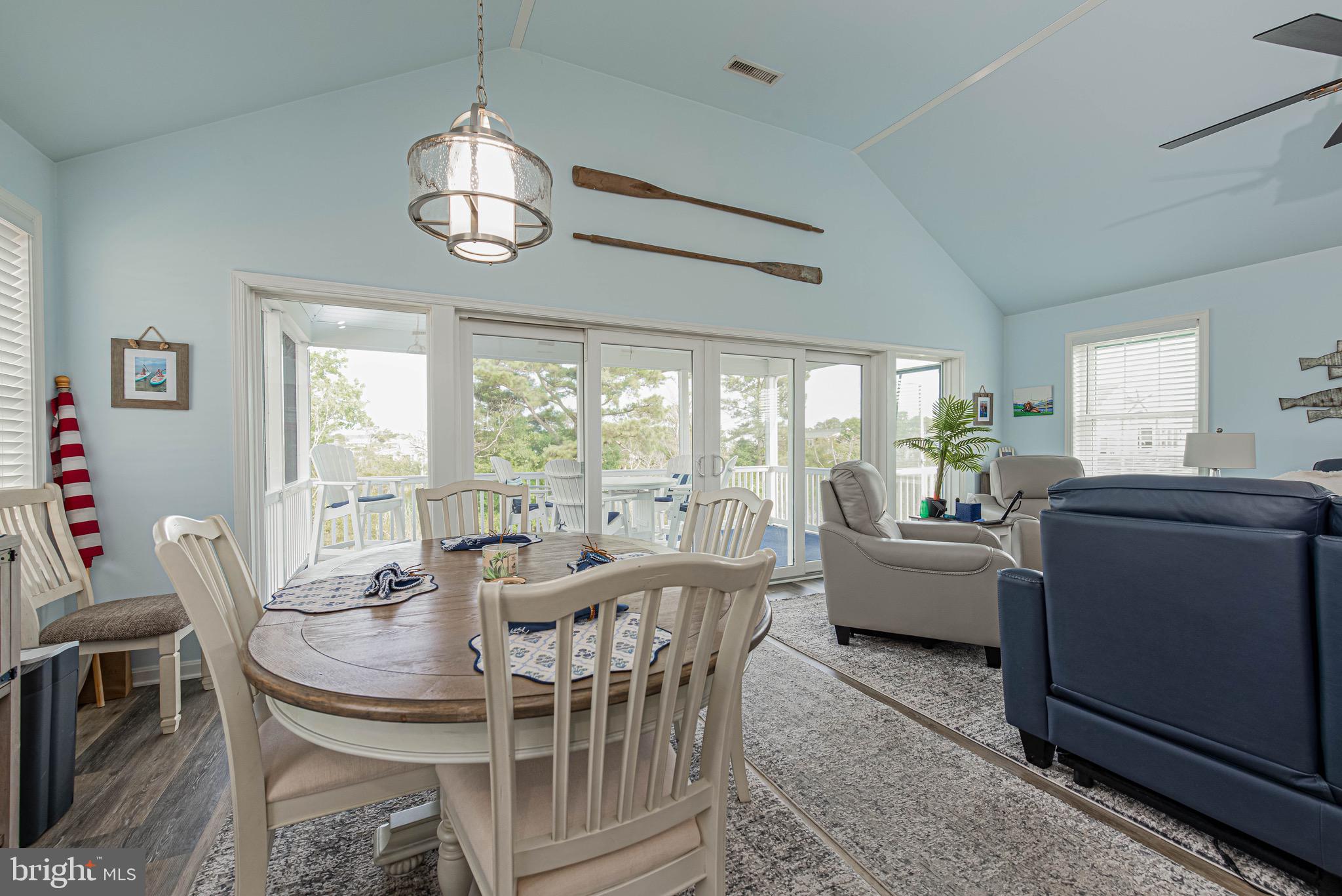 SWANN KEYS - Residential